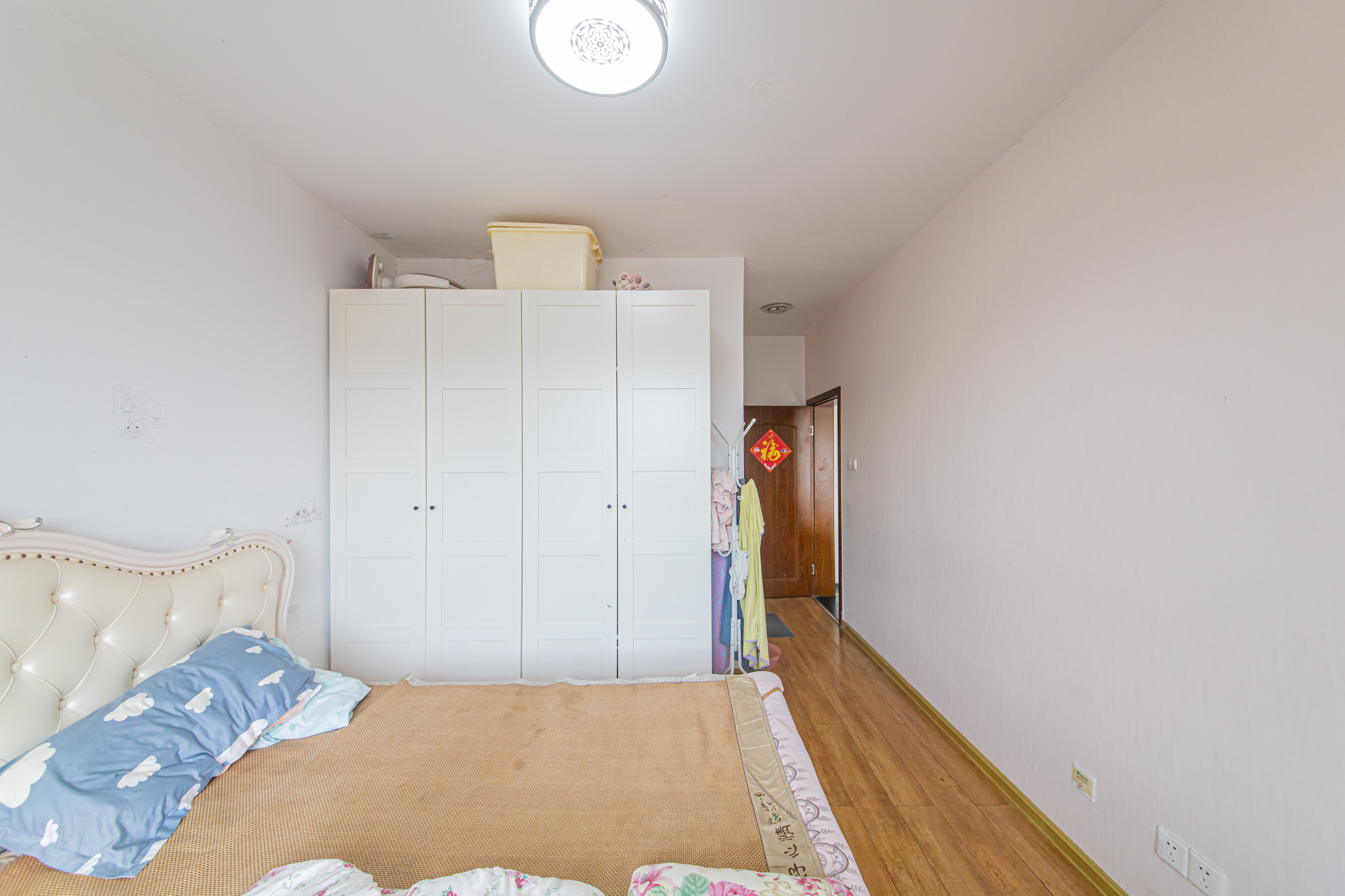 绿地公馆（绿地名邸）  3室2厅2卫    102.0万卧室