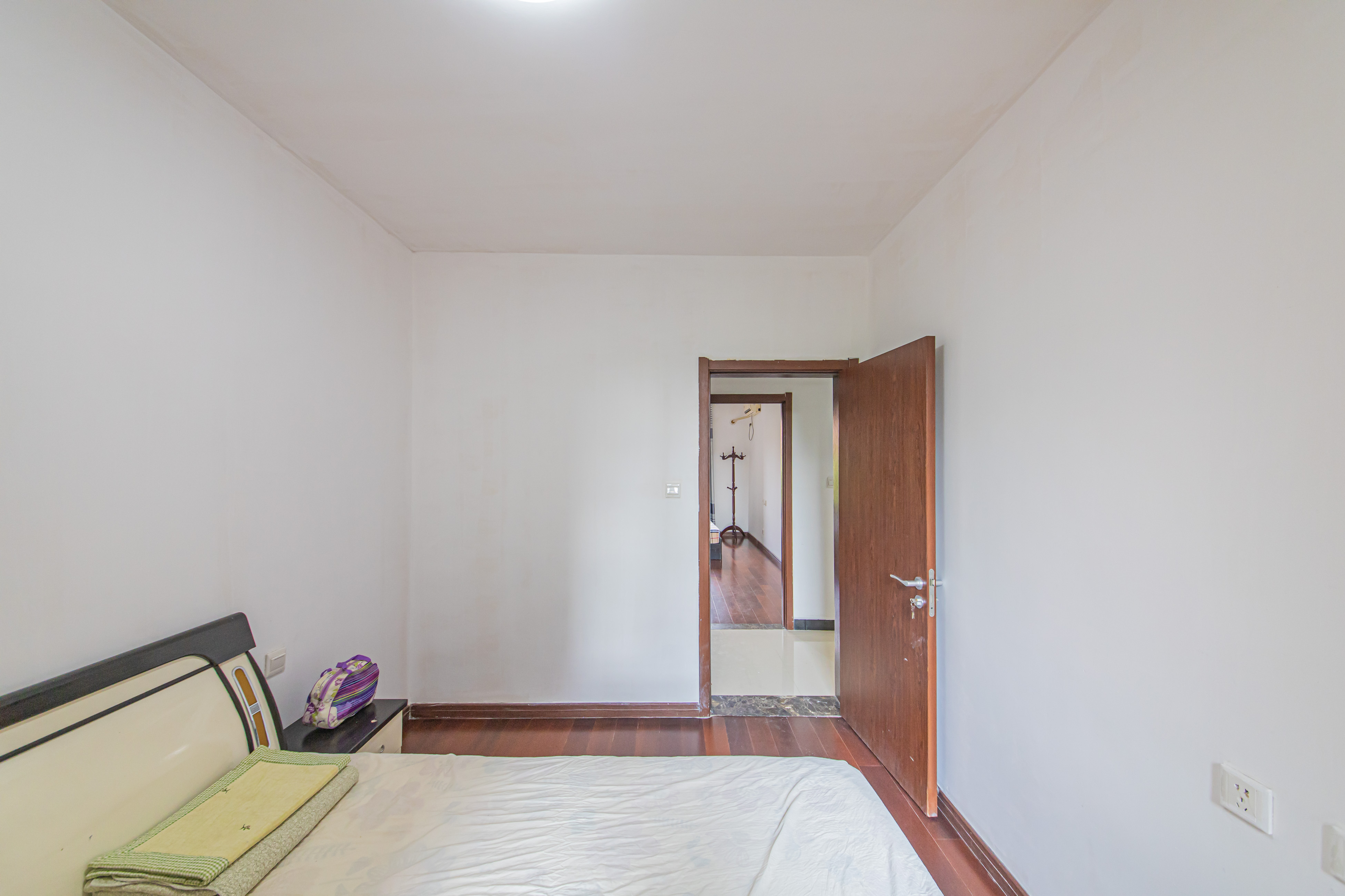 绿地公馆(绿地名邸)  2室2厅1卫    97.0万 绿地公馆(绿地名邸)  2室2厅1卫    97.0万卧室