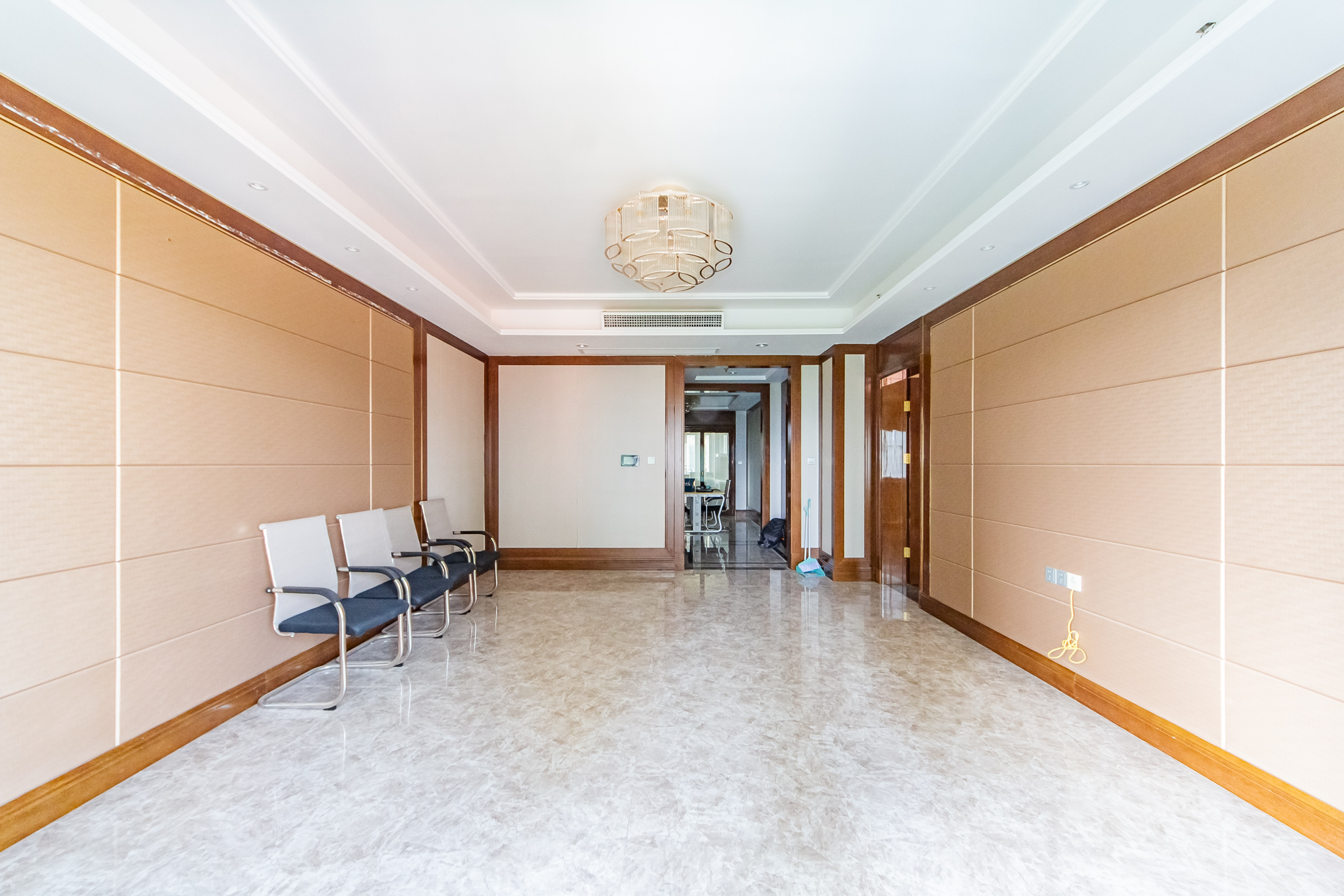 恒大御景半岛锦绣苑  4室2厅2卫   248.00万