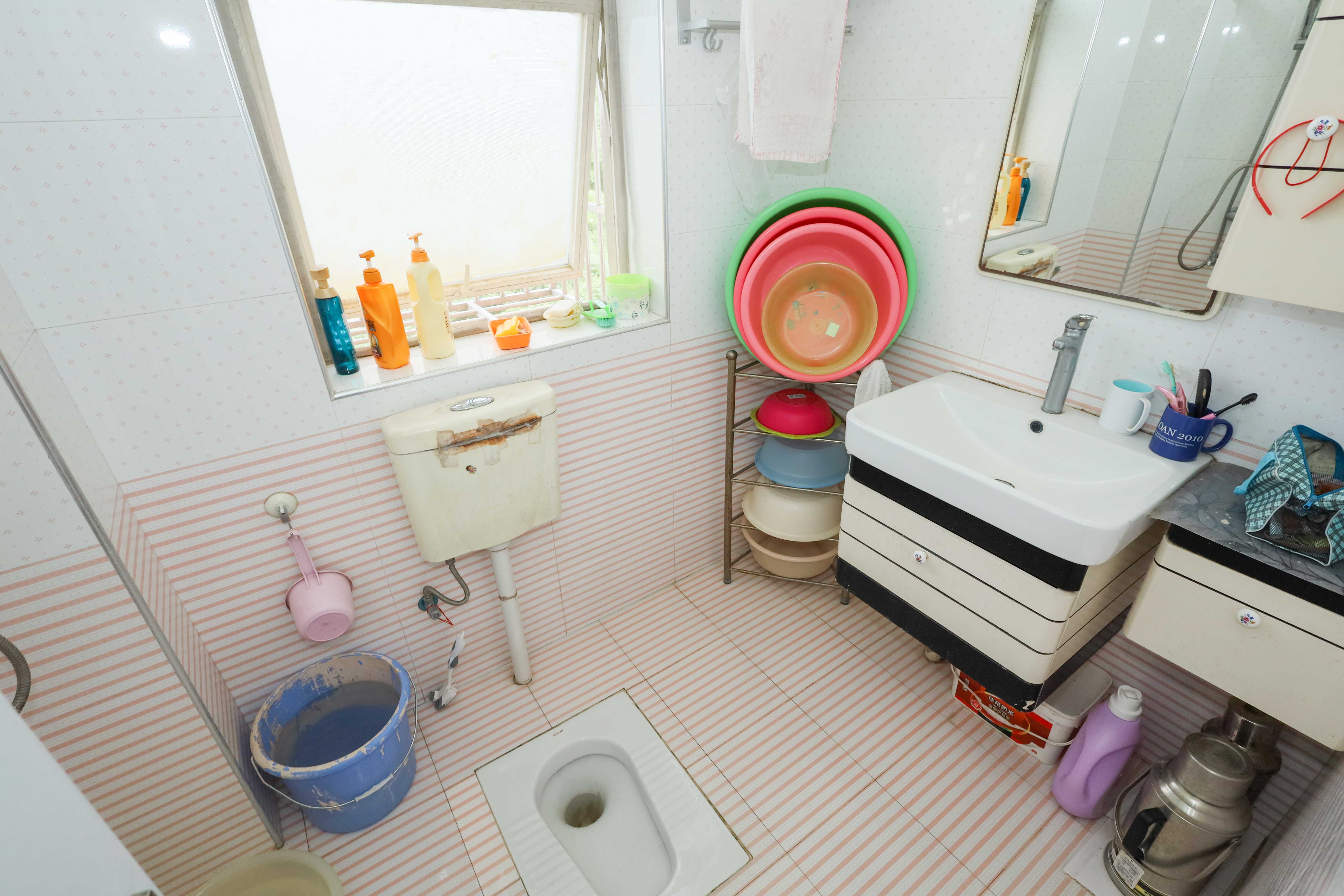 山水英伦 3室2厅2卫 68.0万 山水英伦 3室2厅2卫 68.0万卫生间