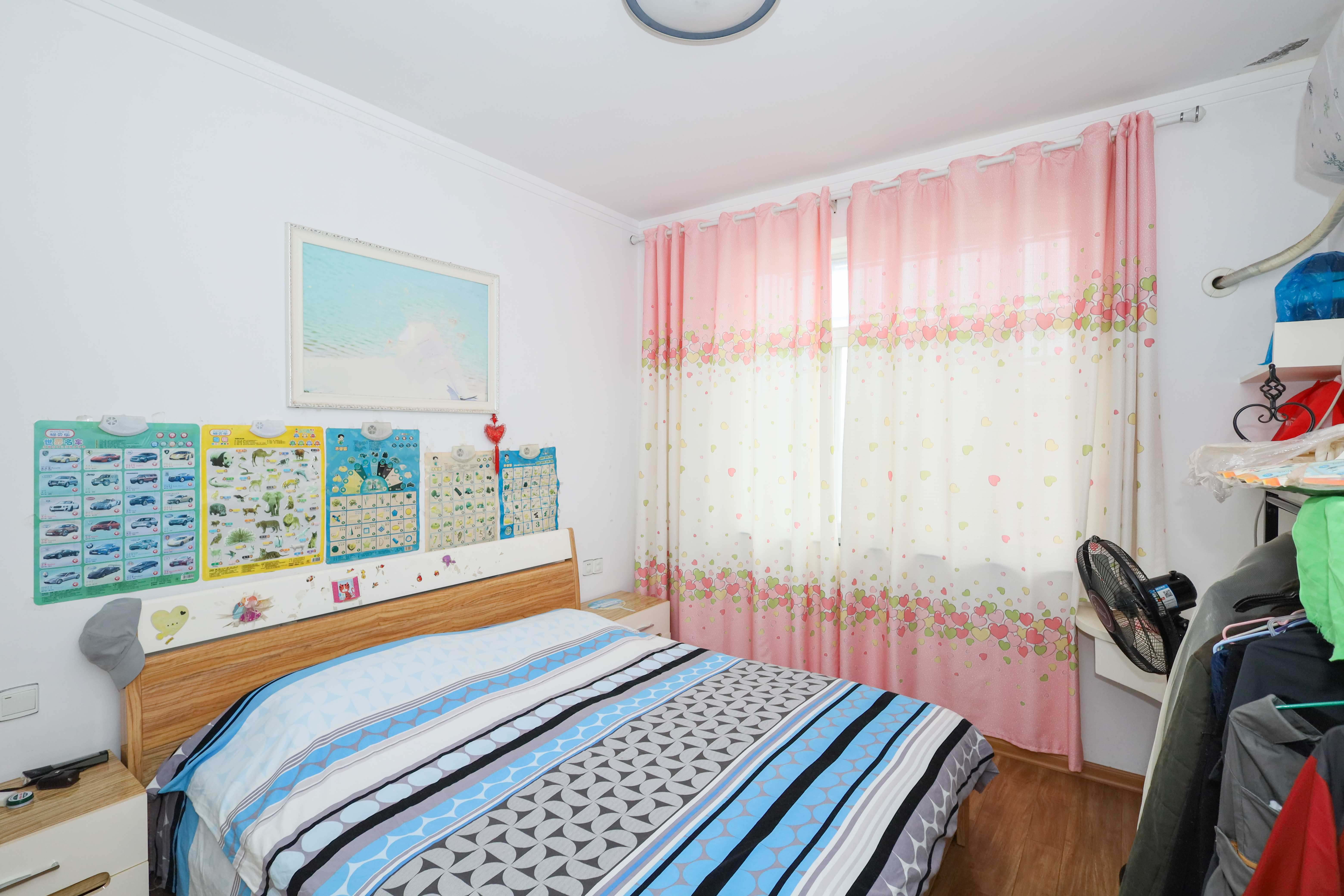 山水英伦 3室2厅2卫 68.0万 山水英伦 3室2厅2卫 68.0万卧室