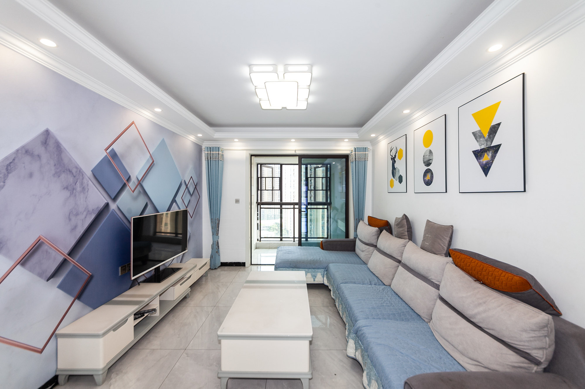 龙湖湘风原著（龙湖湘风星城）  3室2厅1卫    89.8万客厅