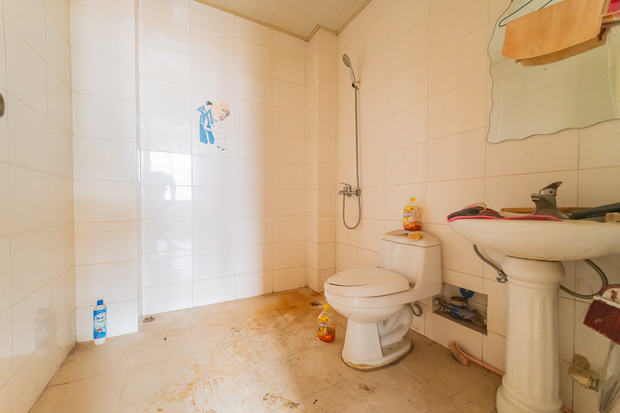 银路家园(公路局单位房)  3室2厅1卫    82.8万 银路家园(公路局单位房)  3室2厅1卫    82.8万卫生间