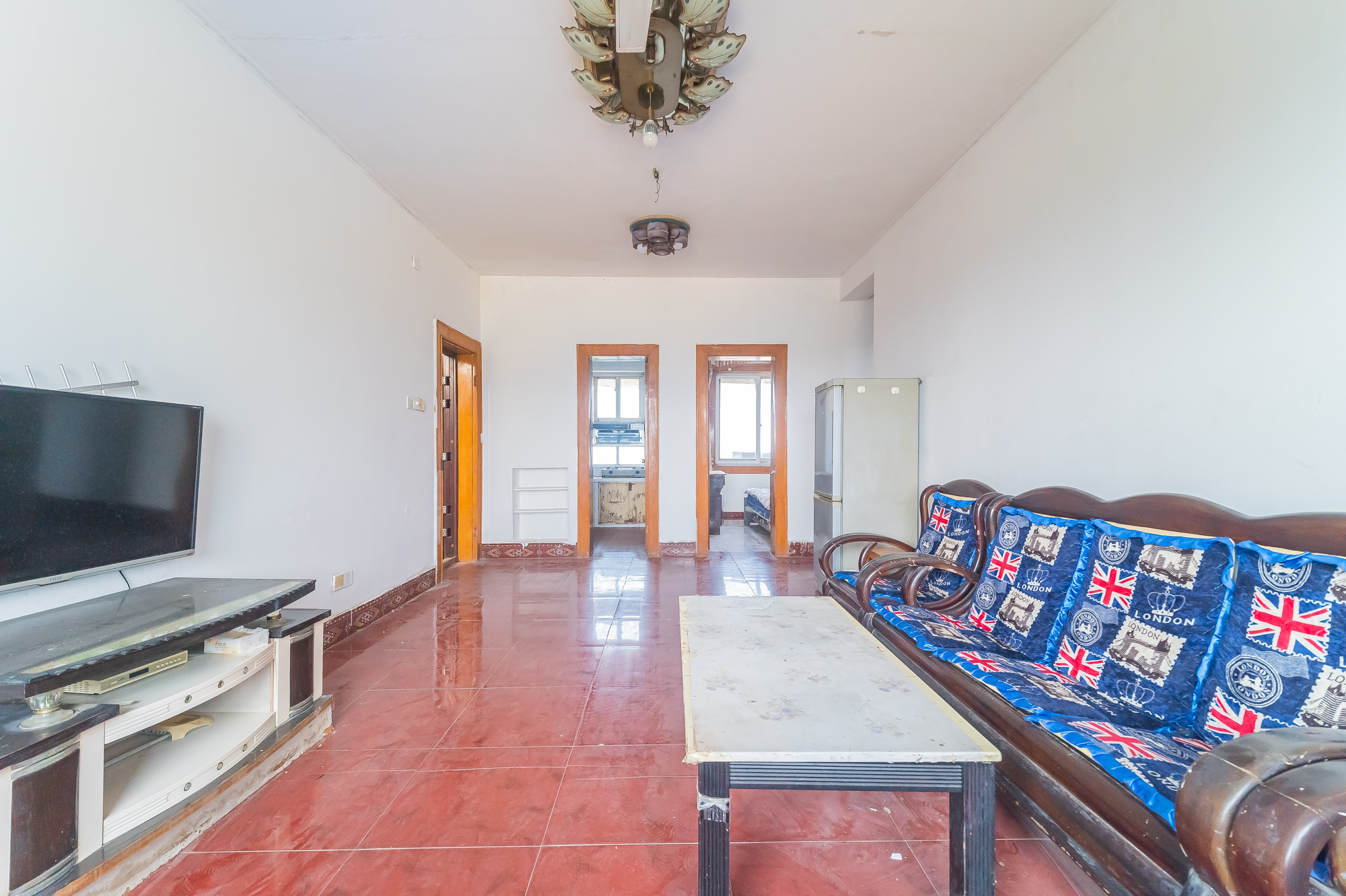 星沙交通局宿舍 3室2厅1卫 32.00万 星沙交通局宿舍 3室2厅1卫 32.00万客厅