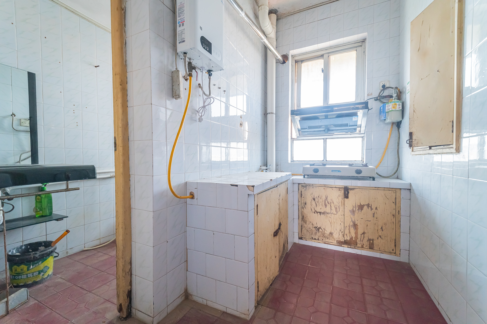 星沙交通局宿舍 3室2厅1卫 32.00万 星沙交通局宿舍 3室2厅1卫 32.00万厨房