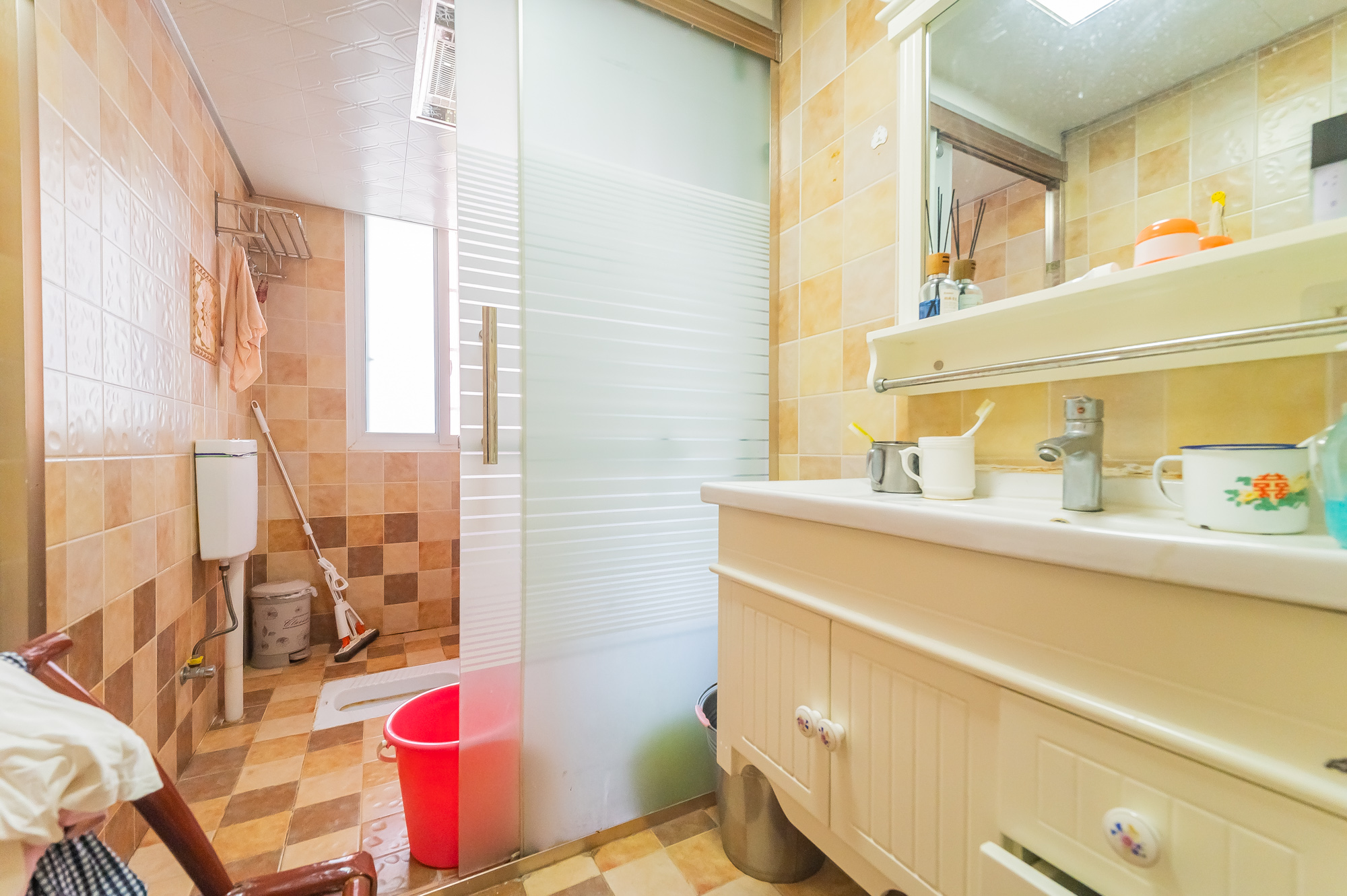 泊林晶城 3室2厅2卫 87.0万 泊林晶城 3室2厅2卫 87.0万卫生间