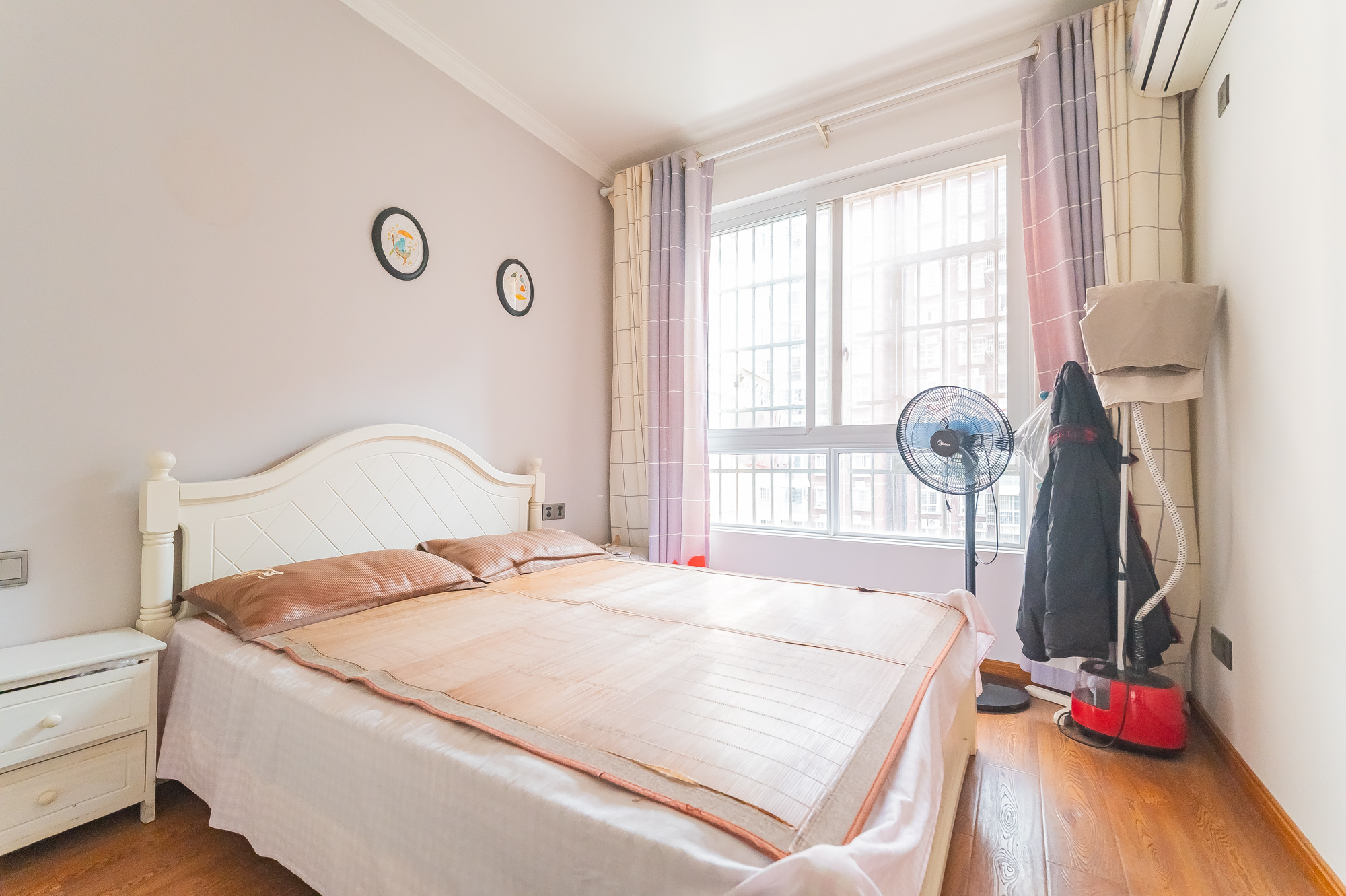 泊林晶城 3室2厅2卫 87.0万 泊林晶城 3室2厅2卫 87.0万卧室