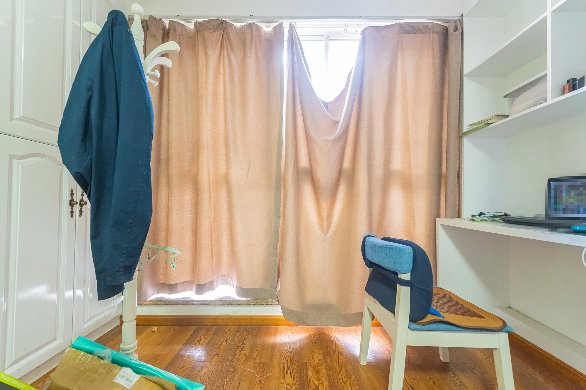 泊林晶城 3室2厅2卫 87.0万 泊林晶城 3室2厅2卫 87.0万卧室