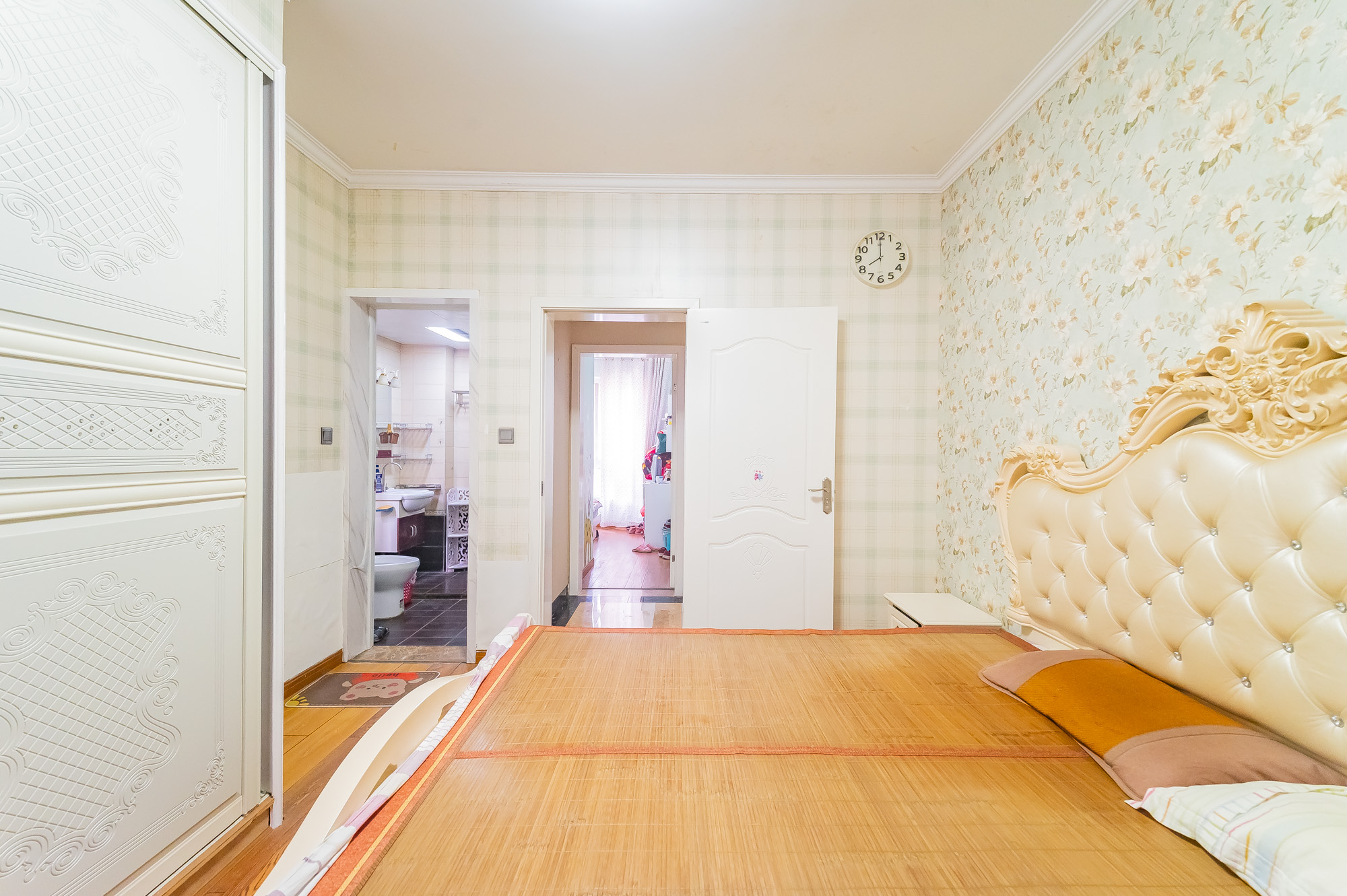 泊林晶城 3室2厅2卫 87.0万 泊林晶城 3室2厅2卫 87.0万卧室