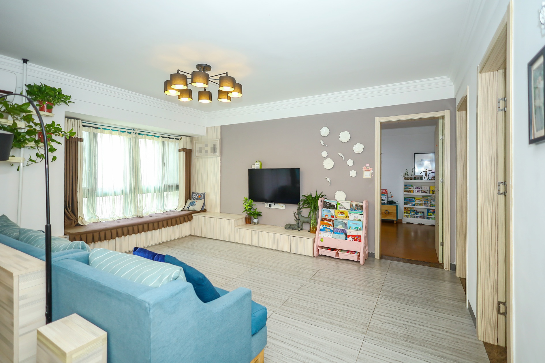 蝴蝶谷 3室2厅1卫 89.8万 蝴蝶谷 3室2厅1卫 89.8万客厅