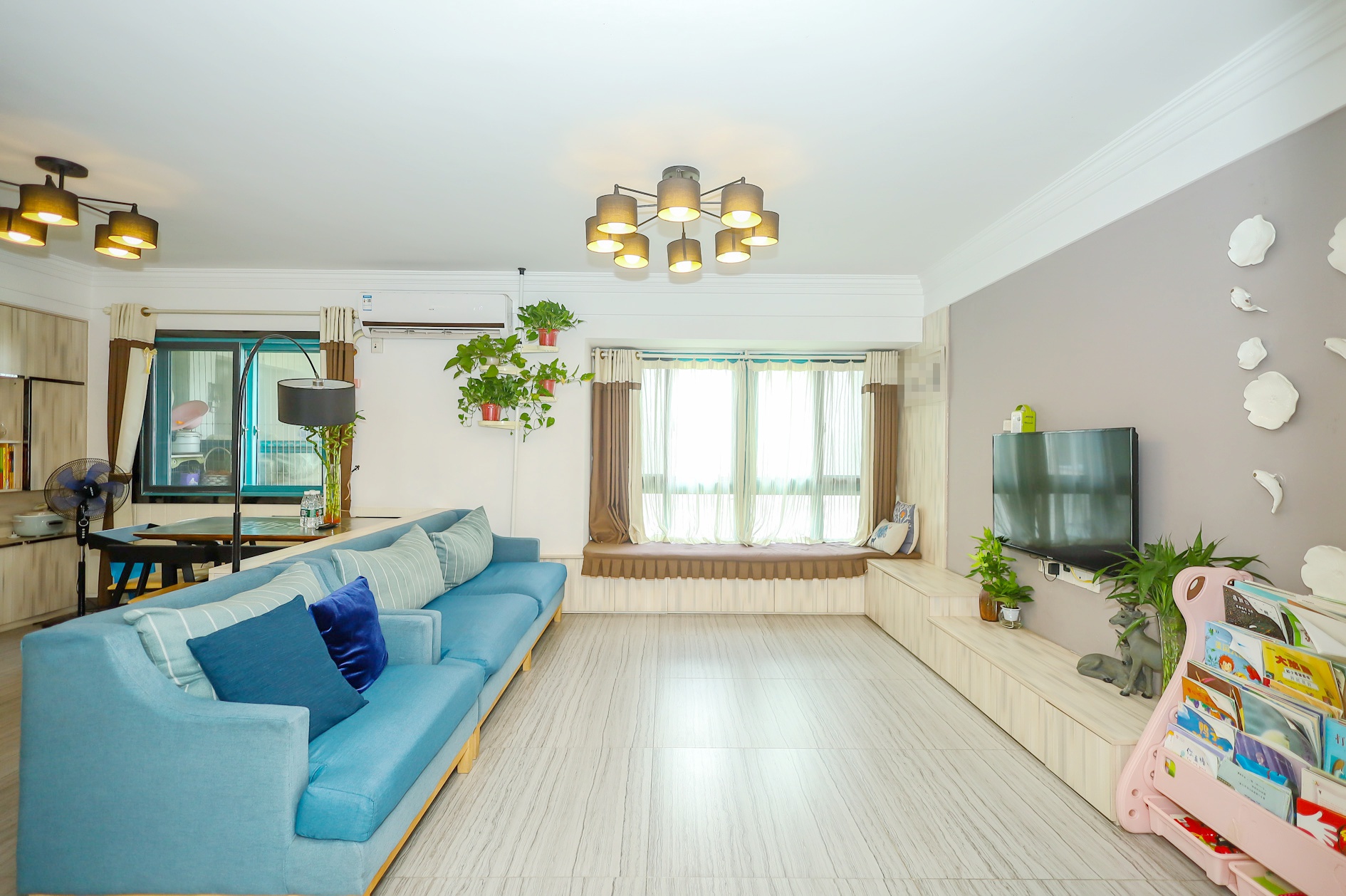 蝴蝶谷 3室2厅1卫 89.8万 蝴蝶谷 3室2厅1卫 89.8万客厅