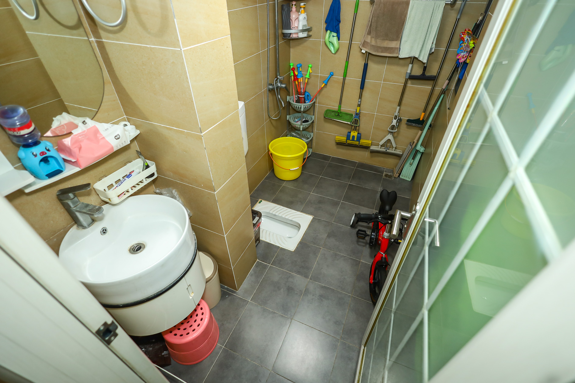 蝴蝶谷 3室2厅1卫 89.8万 蝴蝶谷 3室2厅1卫 89.8万卫生间