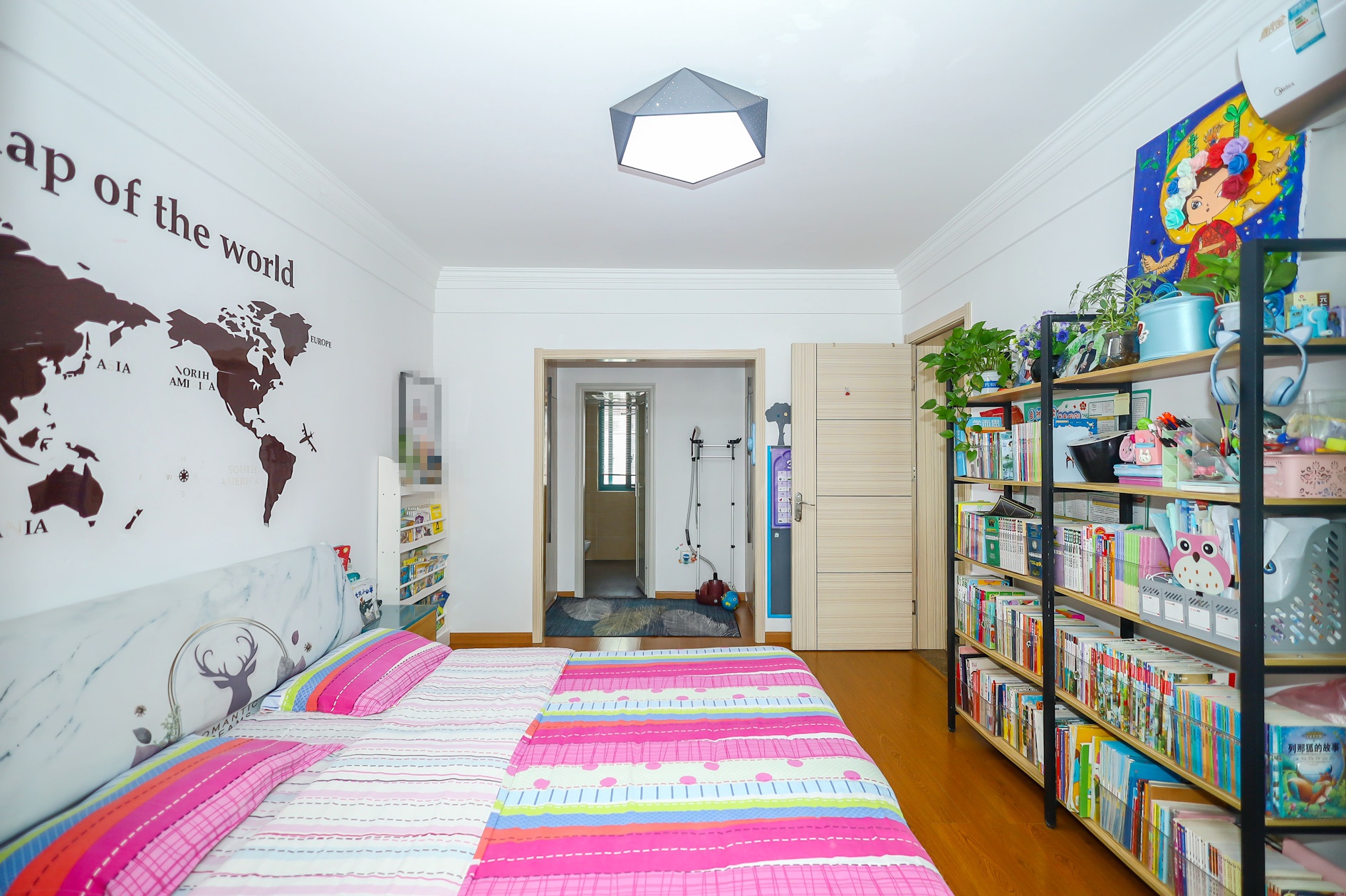 蝴蝶谷 3室2厅1卫 89.8万 蝴蝶谷 3室2厅1卫 89.8万卧室