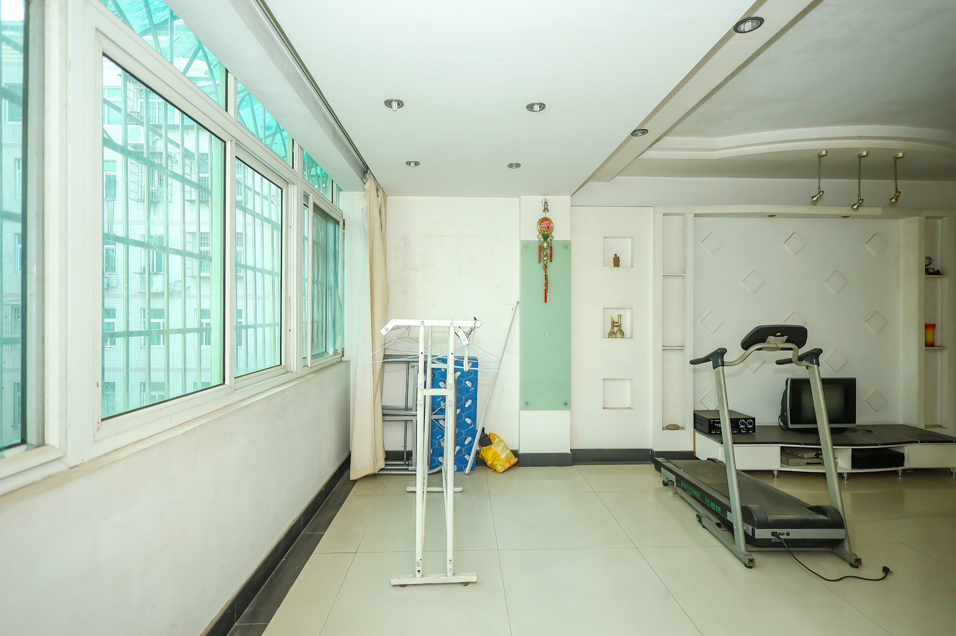 圆梦家园  4室2厅2卫    65.0万 圆梦家园  4室2厅2卫    65.0万阳台