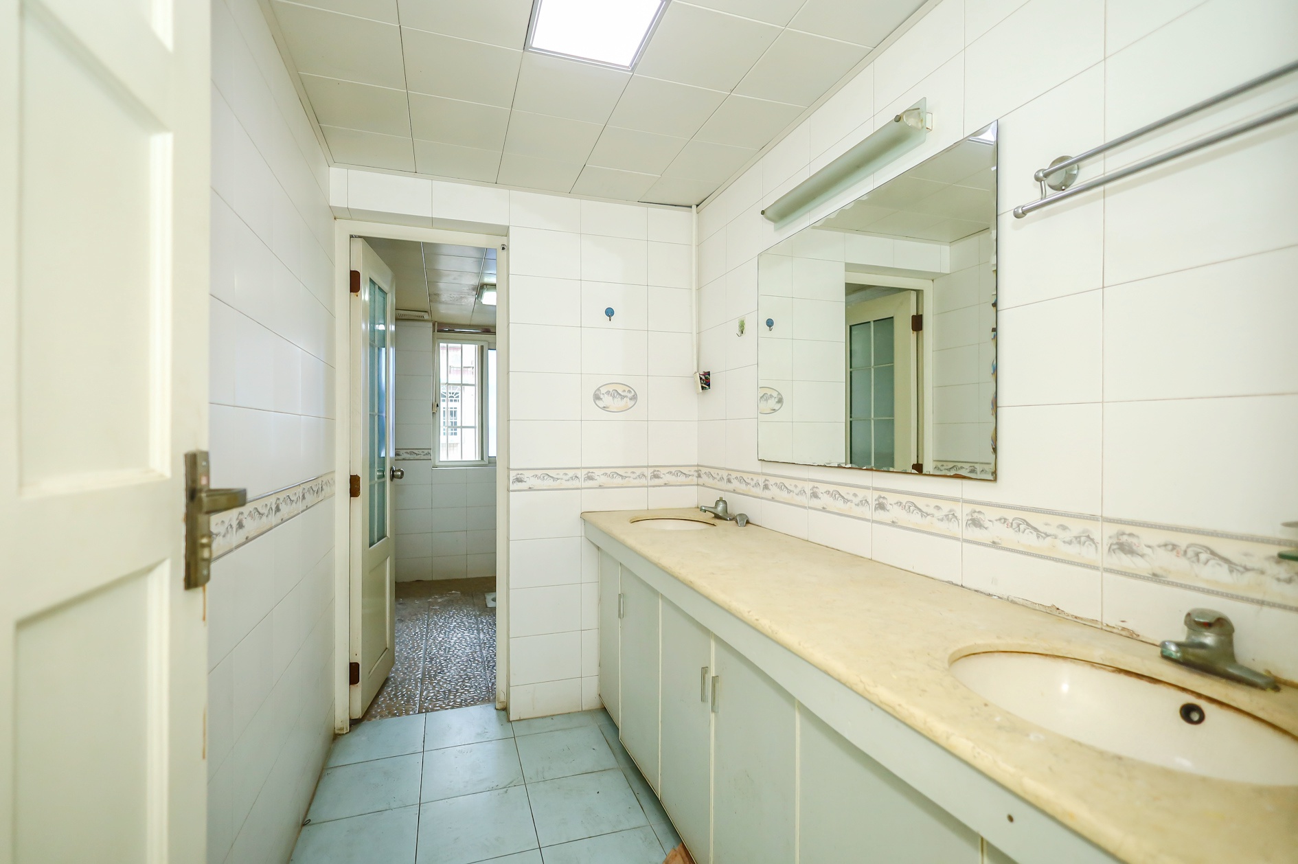 圆梦家园  4室2厅2卫    65.0万 圆梦家园  4室2厅2卫    65.0万卫生间