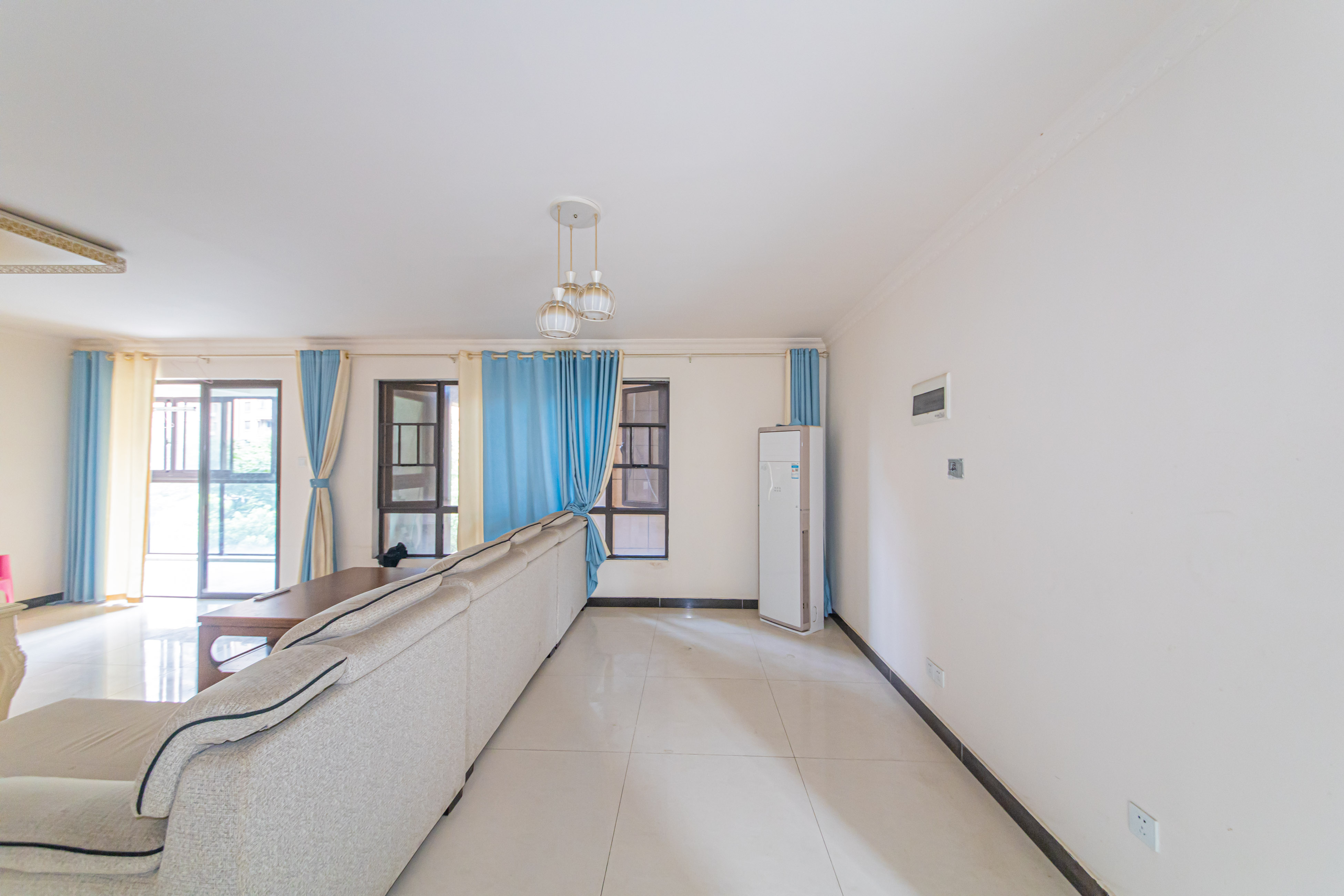 鑫远悦城（鑫远悦时代）  3室2厅2卫    116.0万客厅