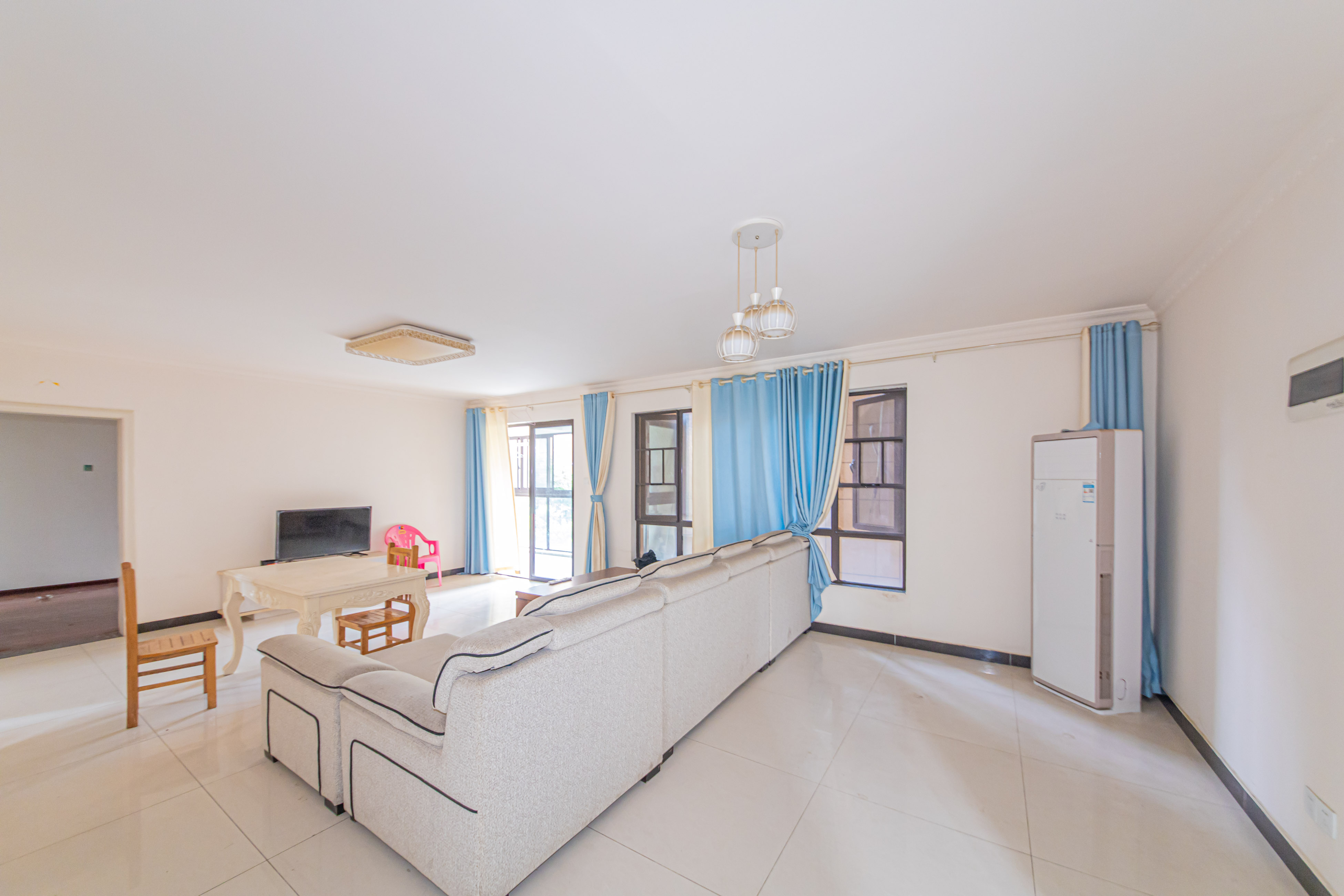 鑫远悦城（鑫远悦时代）  3室2厅2卫    116.0万客厅