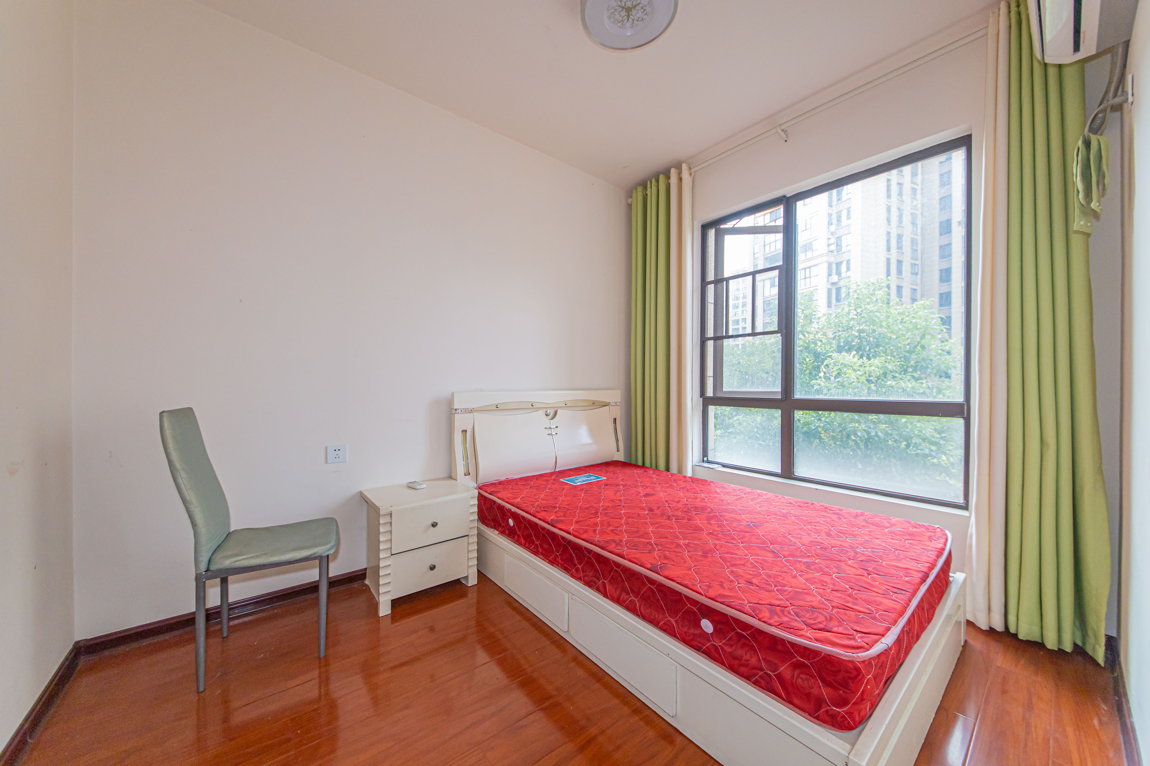 鑫远悦城（鑫远悦时代）  3室2厅2卫    116.0万卧室