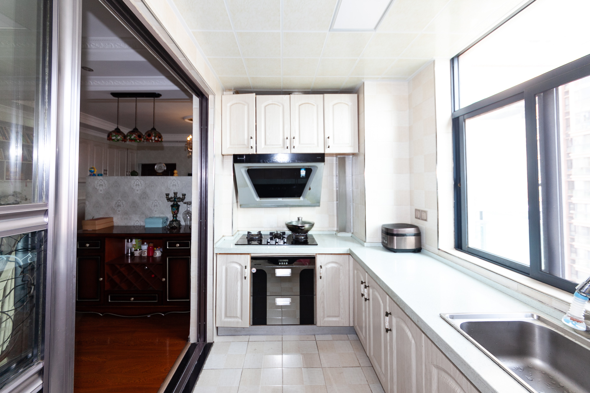 珠江东方明珠(新地东方明珠)一二期 3室2厅2卫 134.0万 珠江东方明珠(新地东方明珠)一二期 3室2厅2卫 134.0万厨房