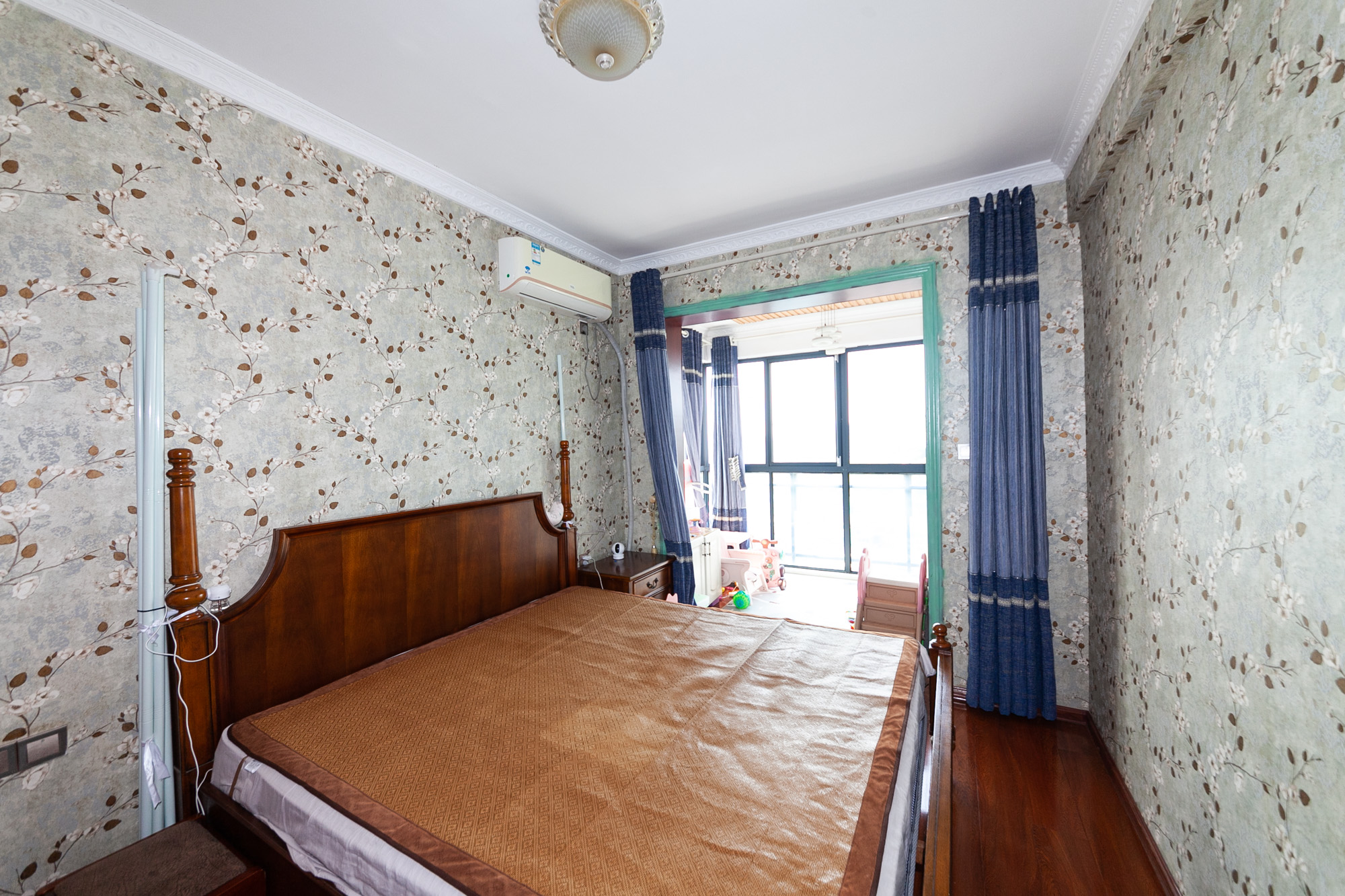 珠江东方明珠(新地东方明珠)一二期 3室2厅2卫 134.0万 珠江东方明珠(新地东方明珠)一二期 3室2厅2卫 134.0万卧室