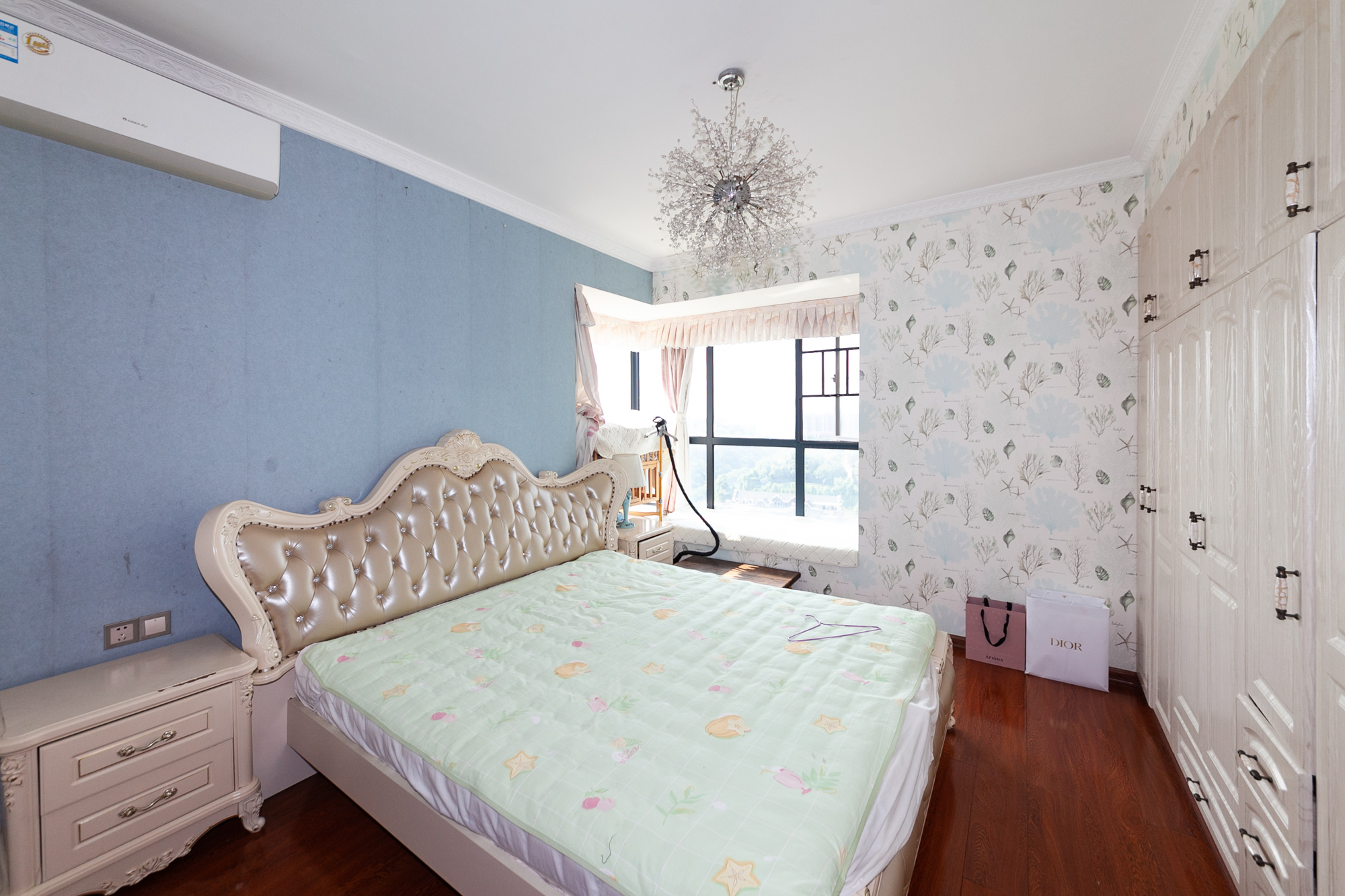 珠江东方明珠(新地东方明珠)一二期 3室2厅2卫 134.0万 珠江东方明珠(新地东方明珠)一二期 3室2厅2卫 134.0万卧室