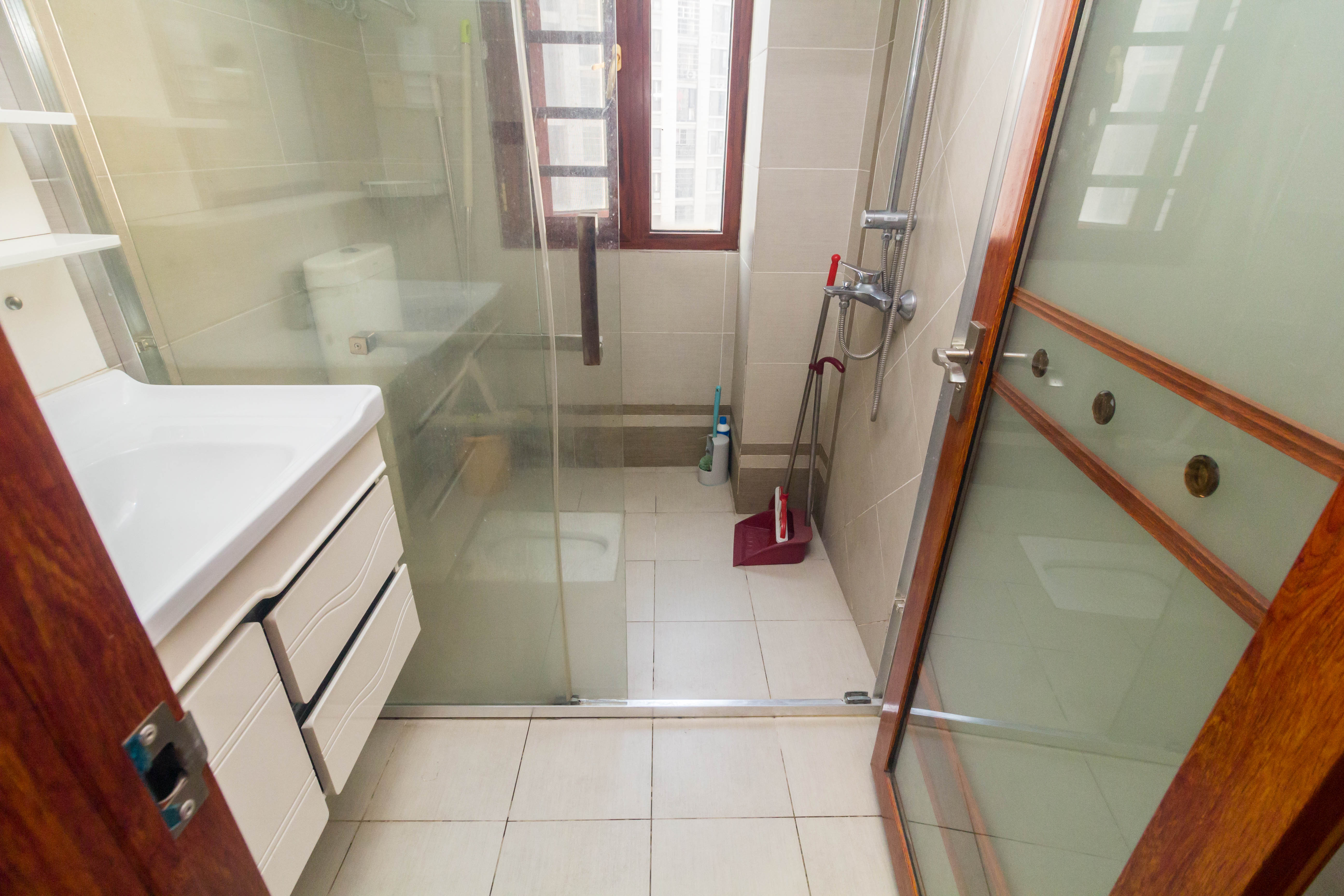 波隆城市花园 4室2厅2卫 105.0万 波隆城市花园 4室2厅2卫 105.0万卫生间