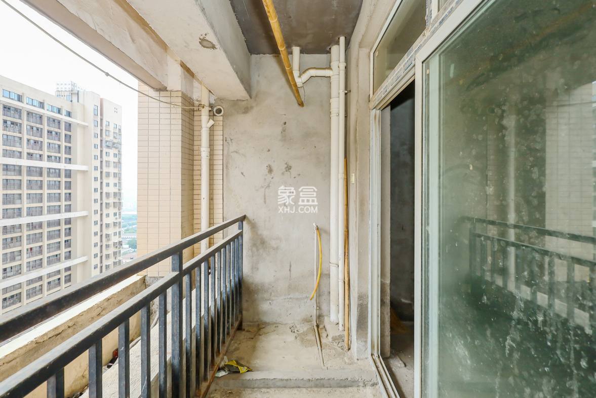 新长海广场  2室1厅1卫    38.0万阳台