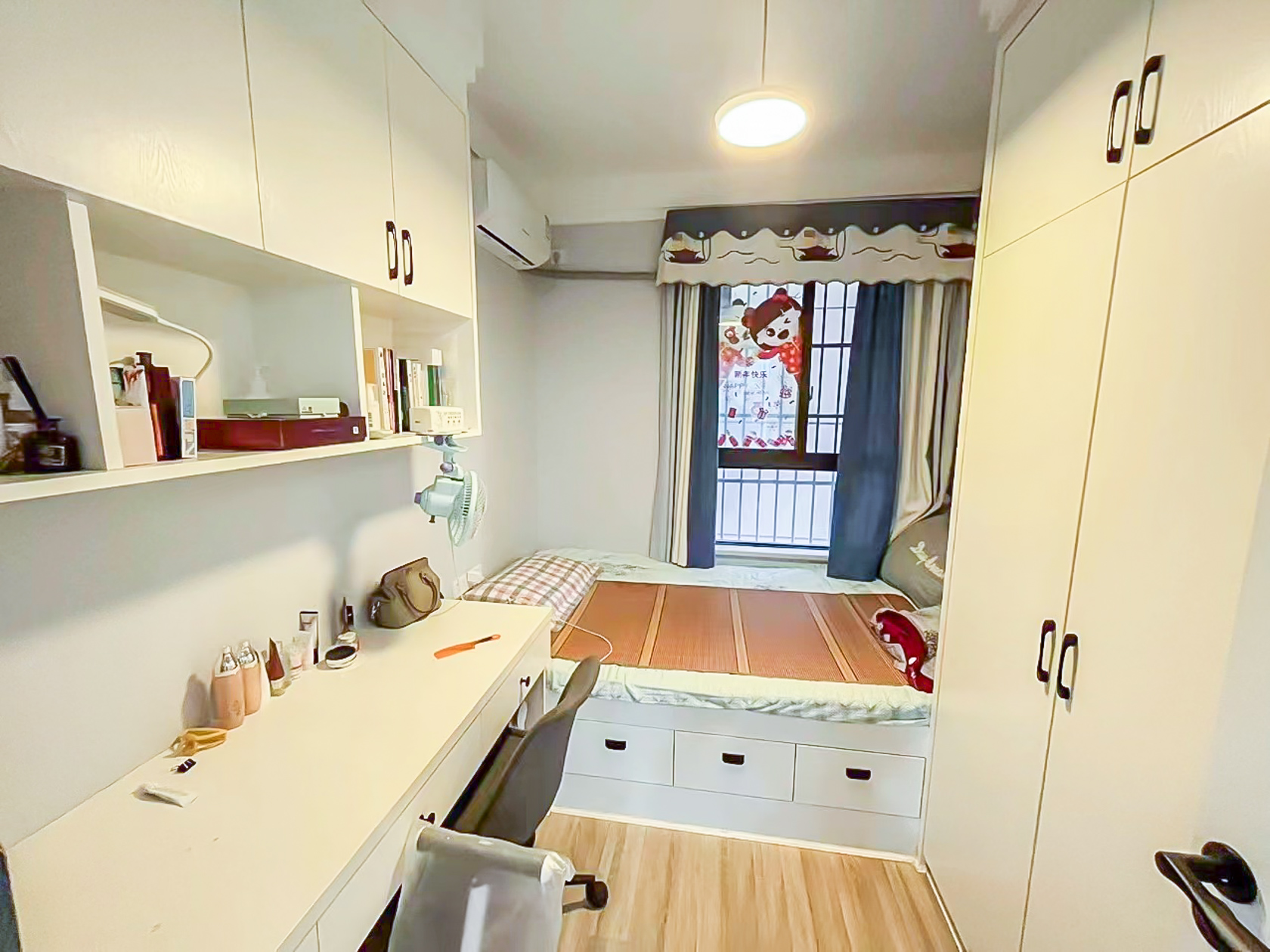 金科时代中心  3室1厅1卫    75.8万 金科时代中心  3室1厅1卫    75.8万卧室