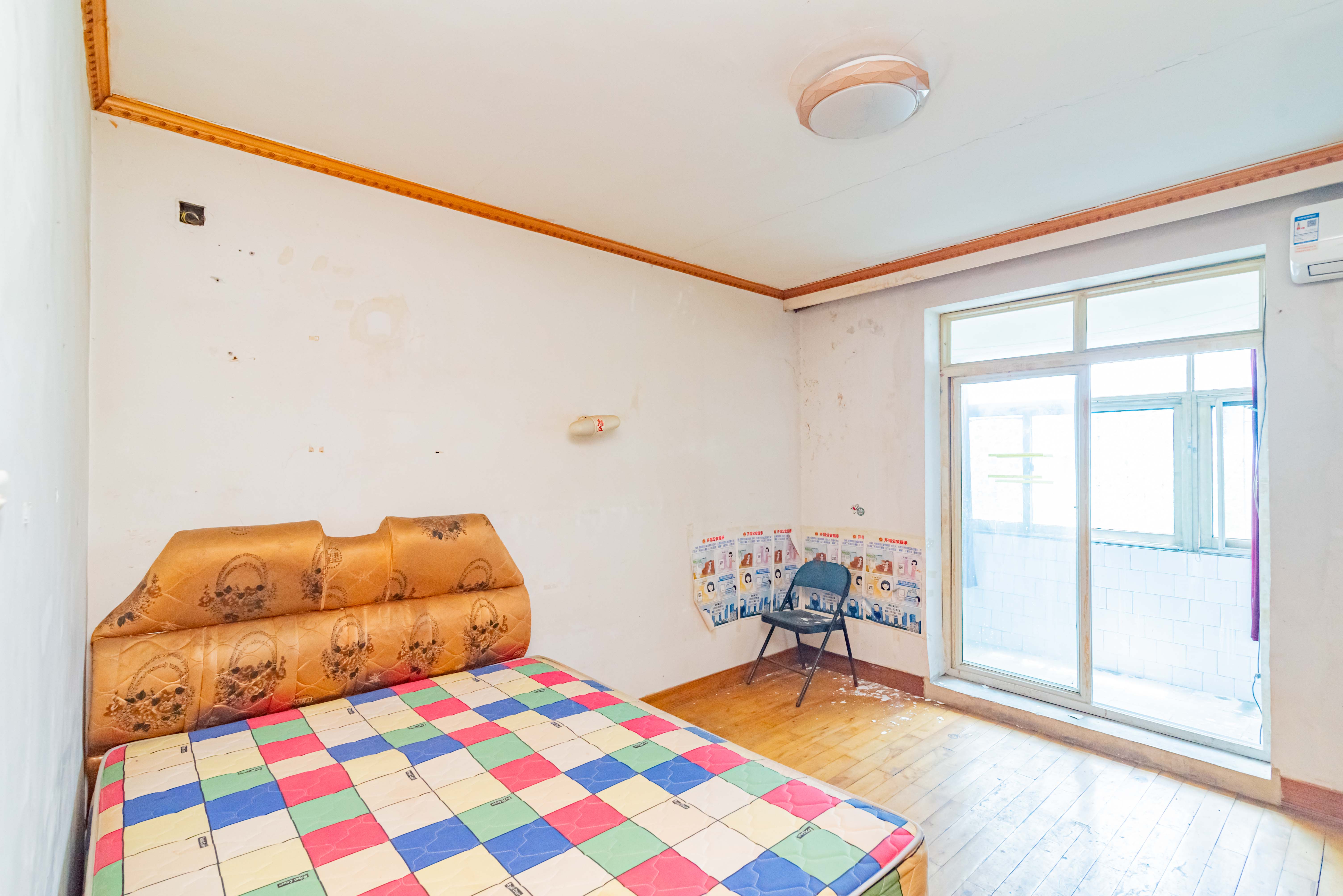 景园小区  3室2厅1卫   72.00万卧室