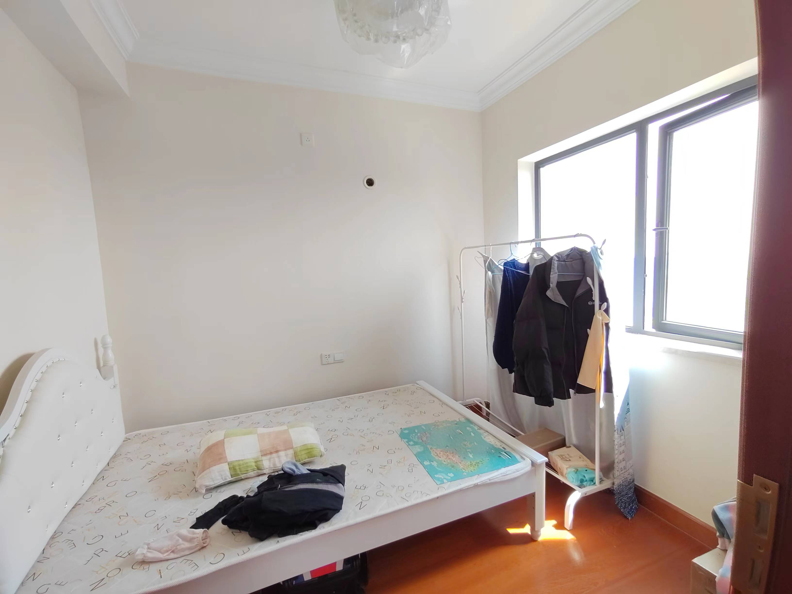 恒大华府  3室2厅2卫    85.0万 恒大华府  3室2厅2卫    85.0万室内图