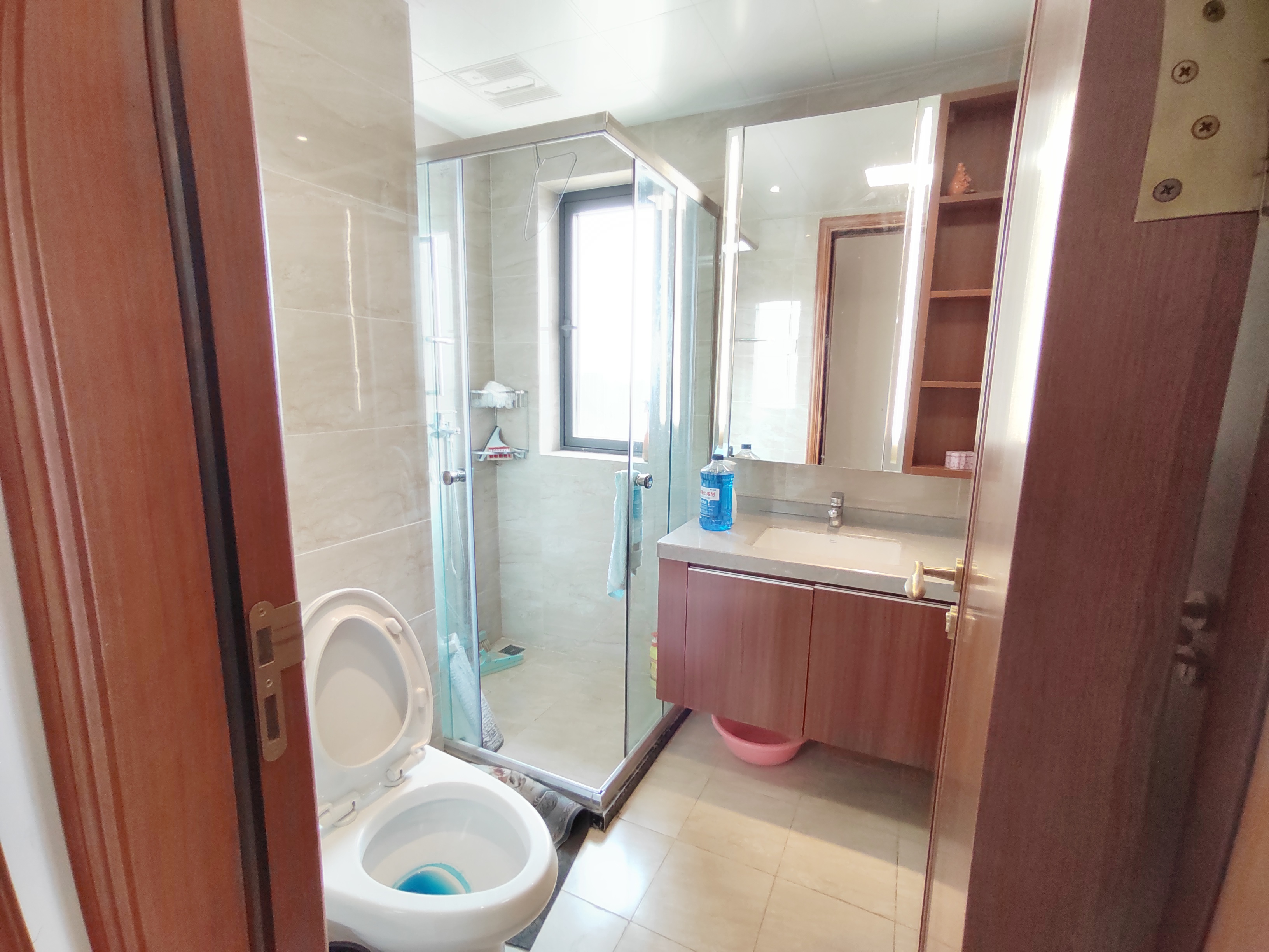 恒大华府  3室2厅2卫    85.0万 恒大华府  3室2厅2卫    85.0万室内图