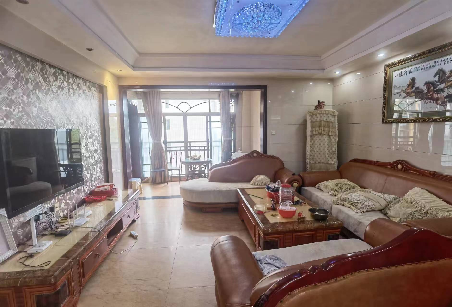 经世皇城 4室2厅2卫 142.0万 经世皇城 4室2厅2卫 142.0万室内图