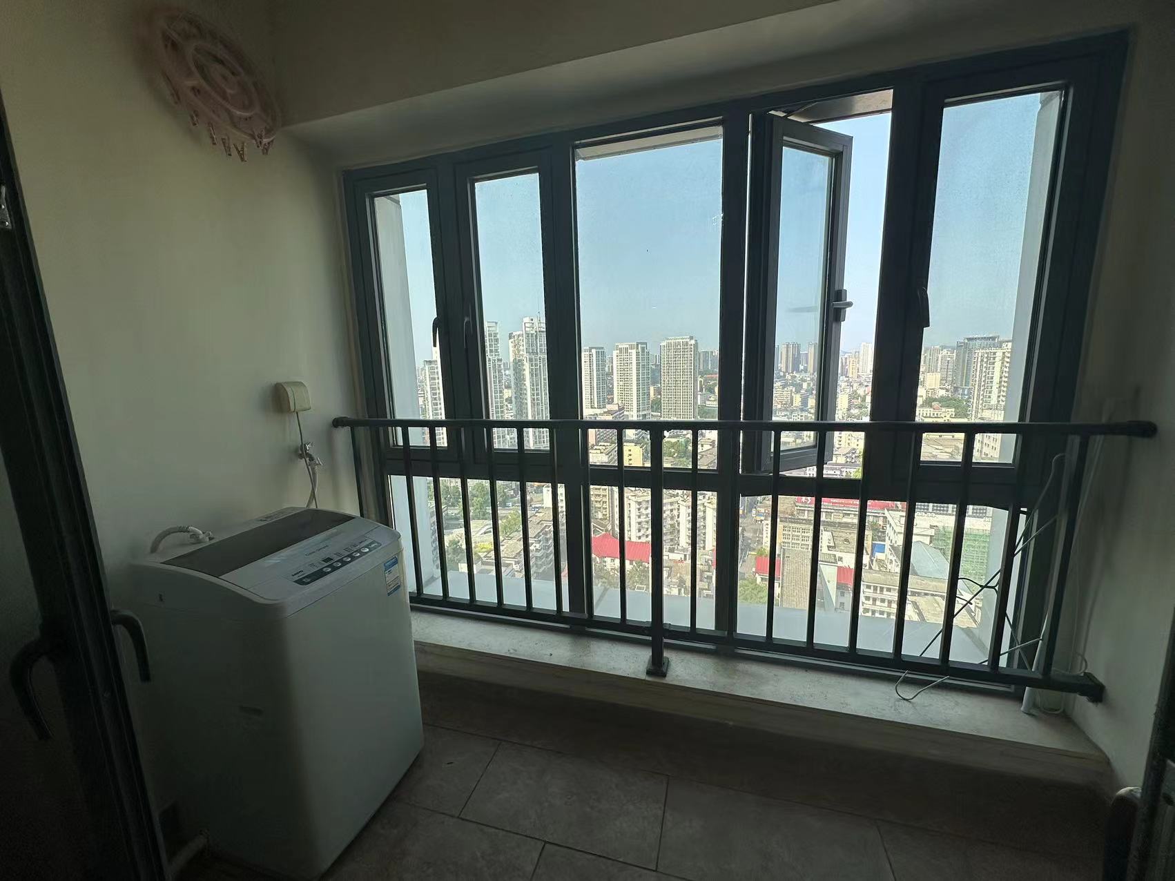 大汉希尔顿 1室1厅1卫 35.8万 大汉希尔顿 1室1厅1卫 35.8万室内图