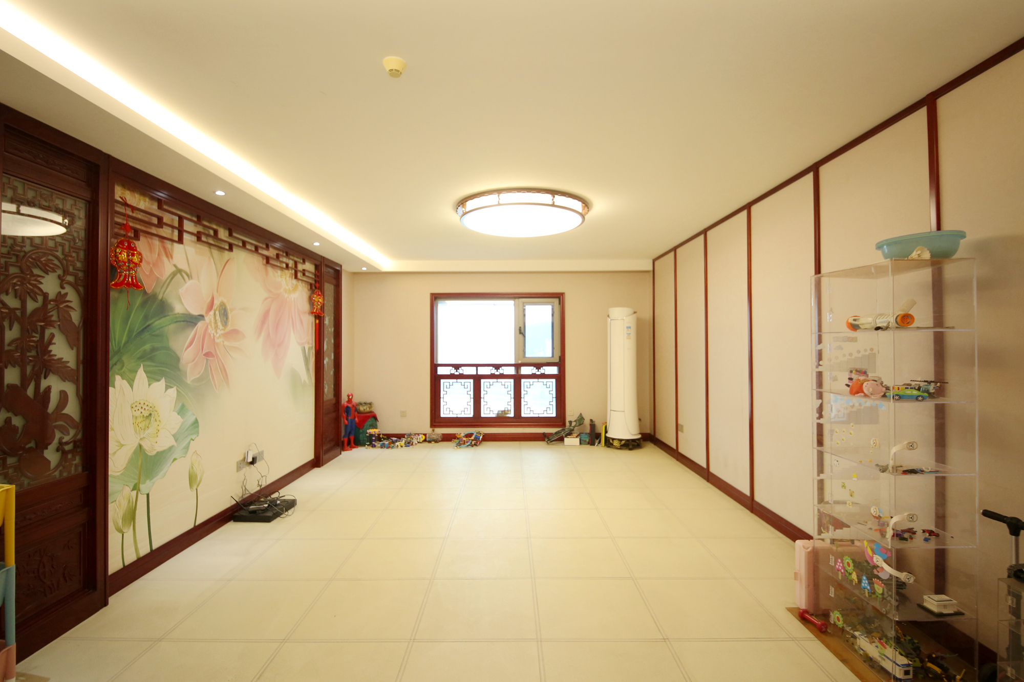 潮宗御苑  4室2厅2卫   330.00万客厅