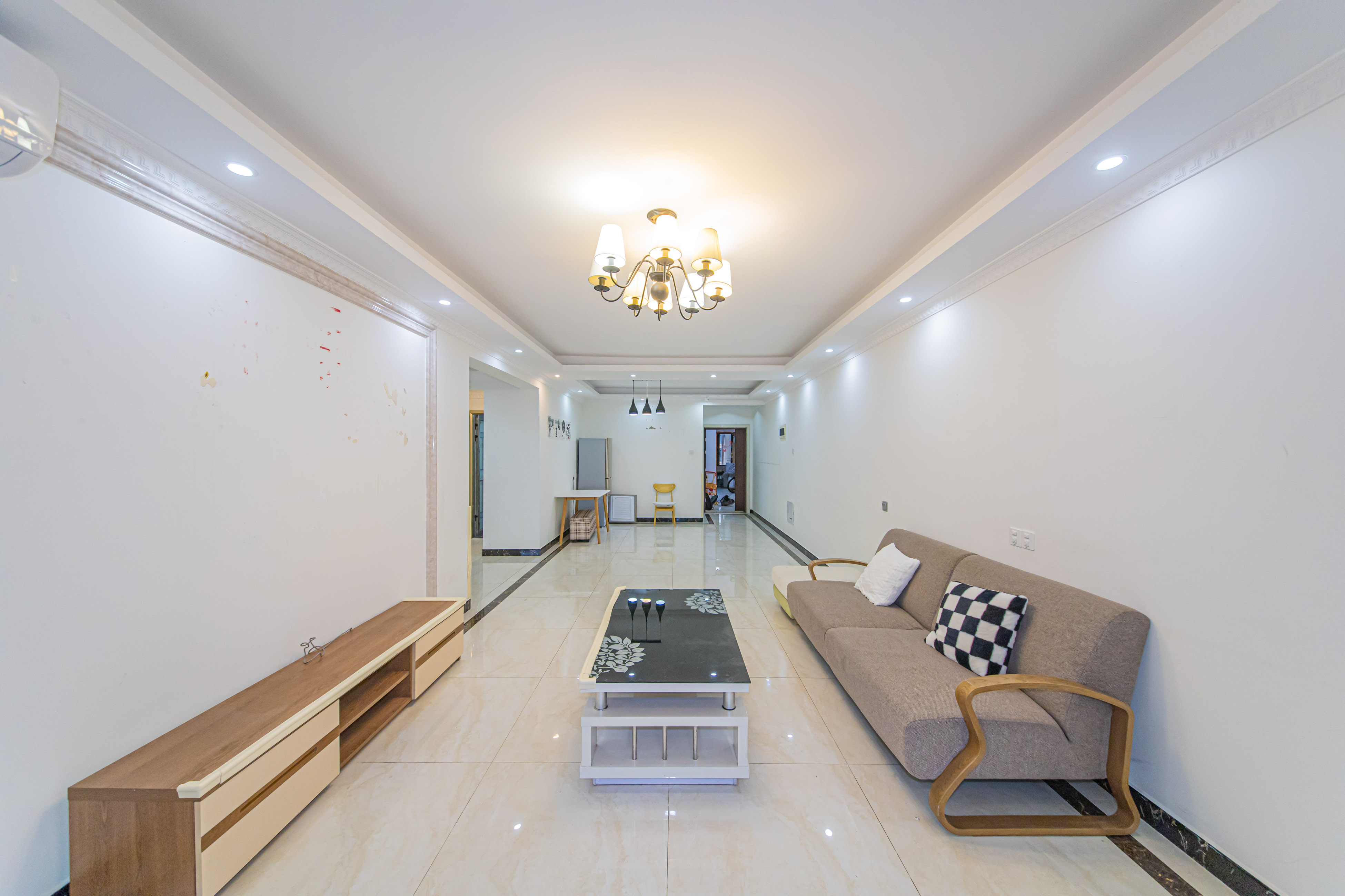 鑫远悦城(鑫远悦时代) 3室2厅1卫 85.00万 鑫远悦城(鑫远悦时代) 3室2厅1卫 85.00万客厅