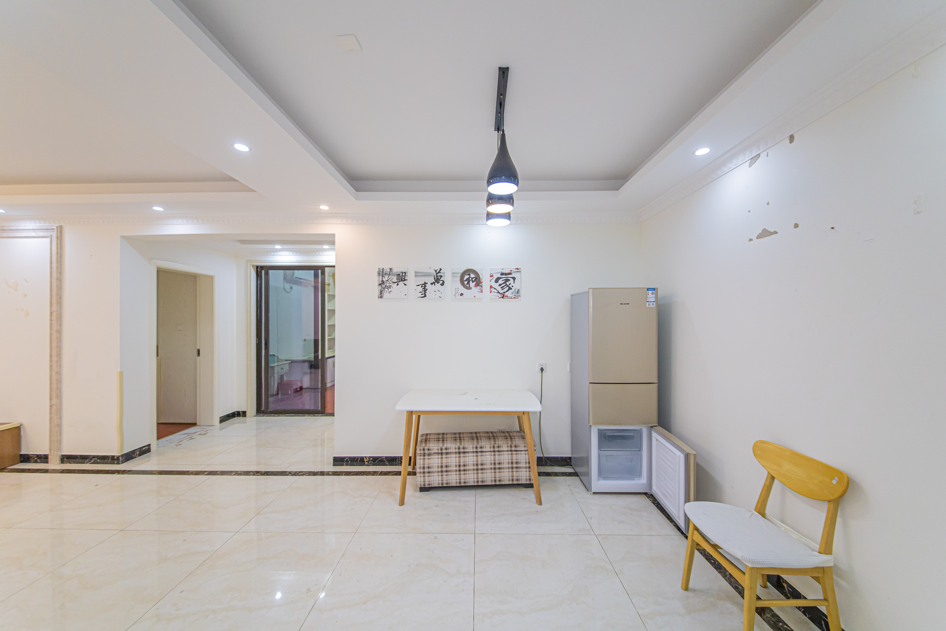 鑫远悦城(鑫远悦时代) 3室2厅1卫 85.00万 鑫远悦城(鑫远悦时代) 3室2厅1卫 85.00万客厅