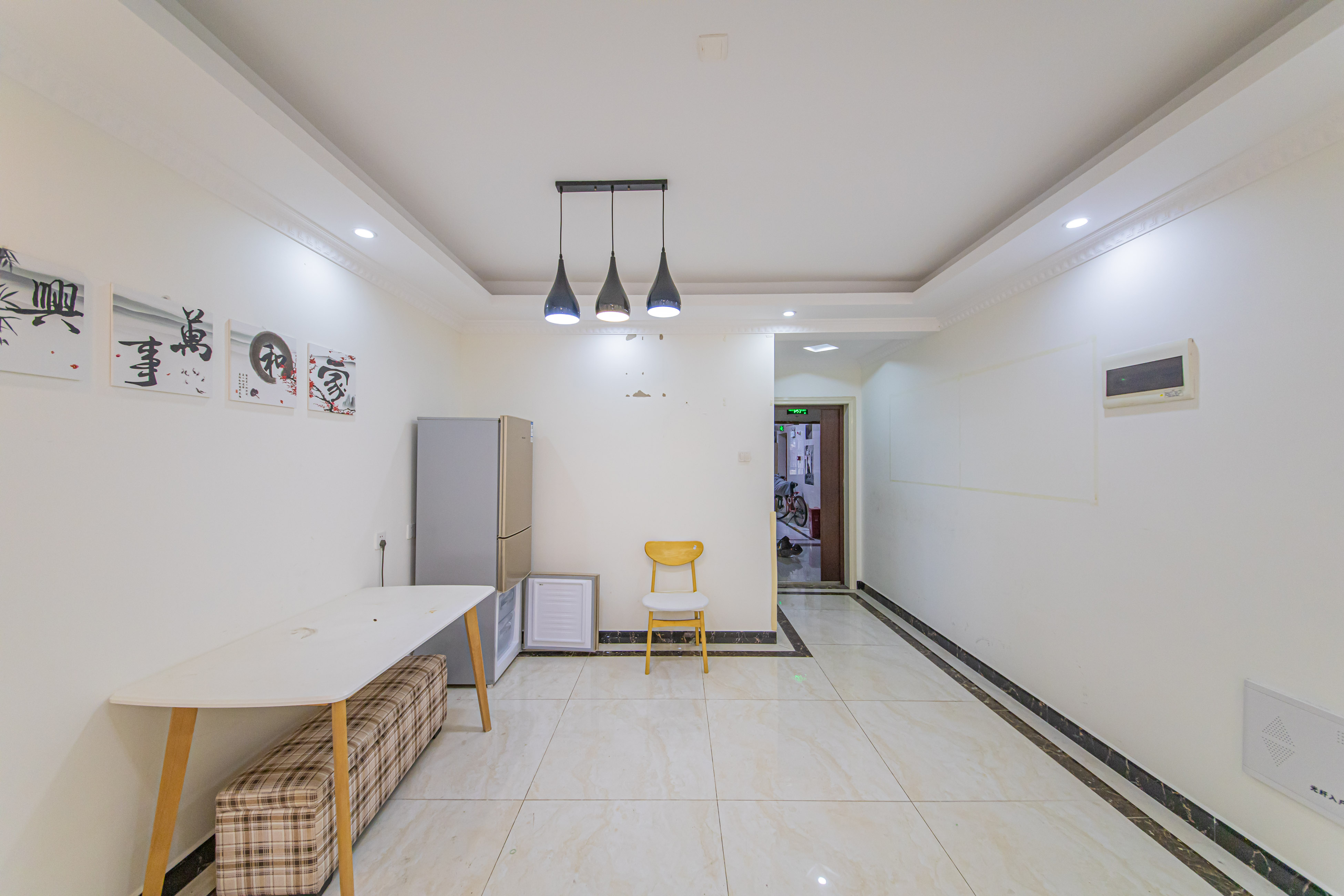 鑫远悦城(鑫远悦时代) 3室2厅1卫 85.00万 鑫远悦城(鑫远悦时代) 3室2厅1卫 85.00万客厅