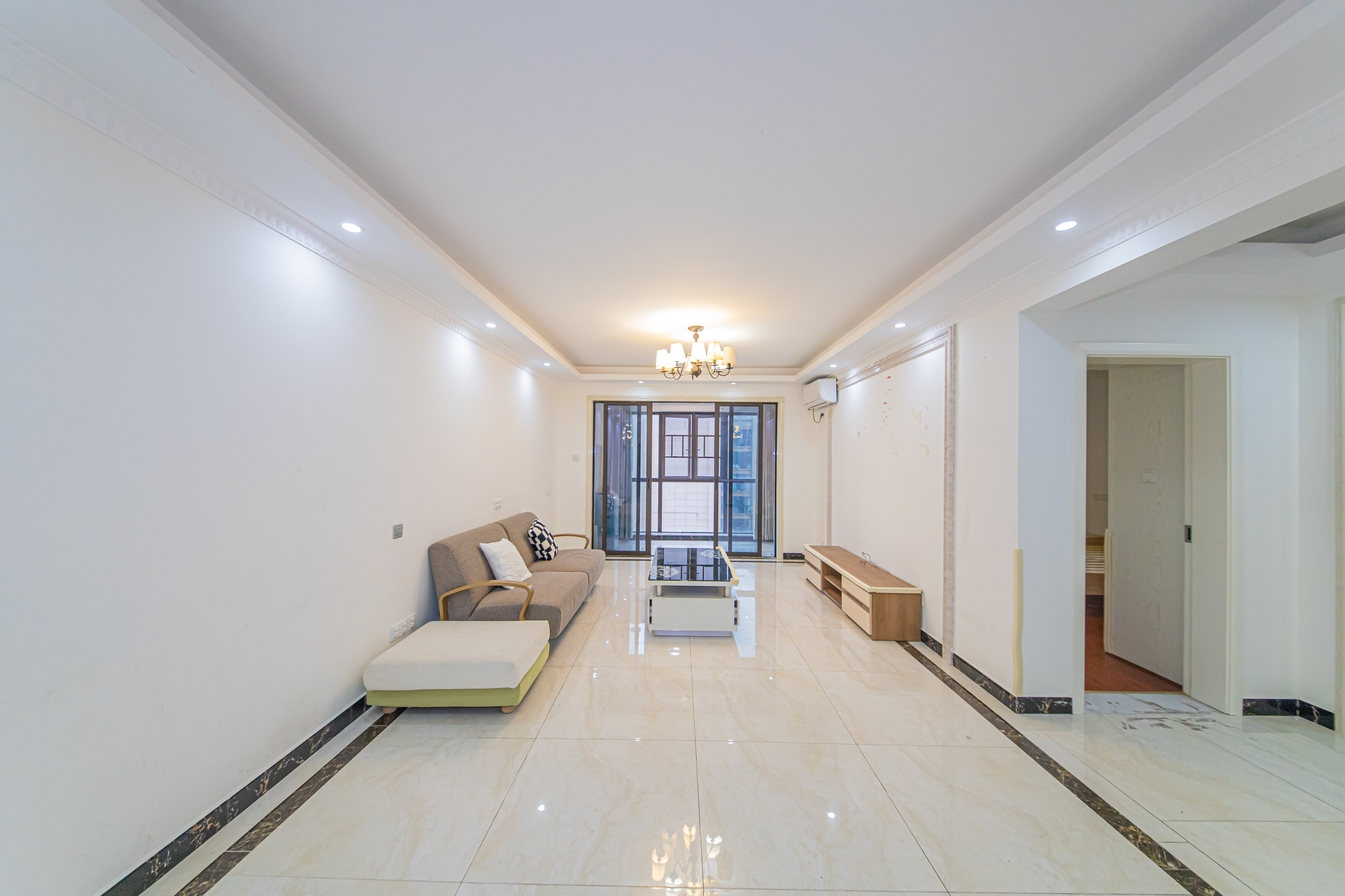 鑫远悦城(鑫远悦时代) 3室2厅1卫 85.00万 鑫远悦城(鑫远悦时代) 3室2厅1卫 85.00万客厅