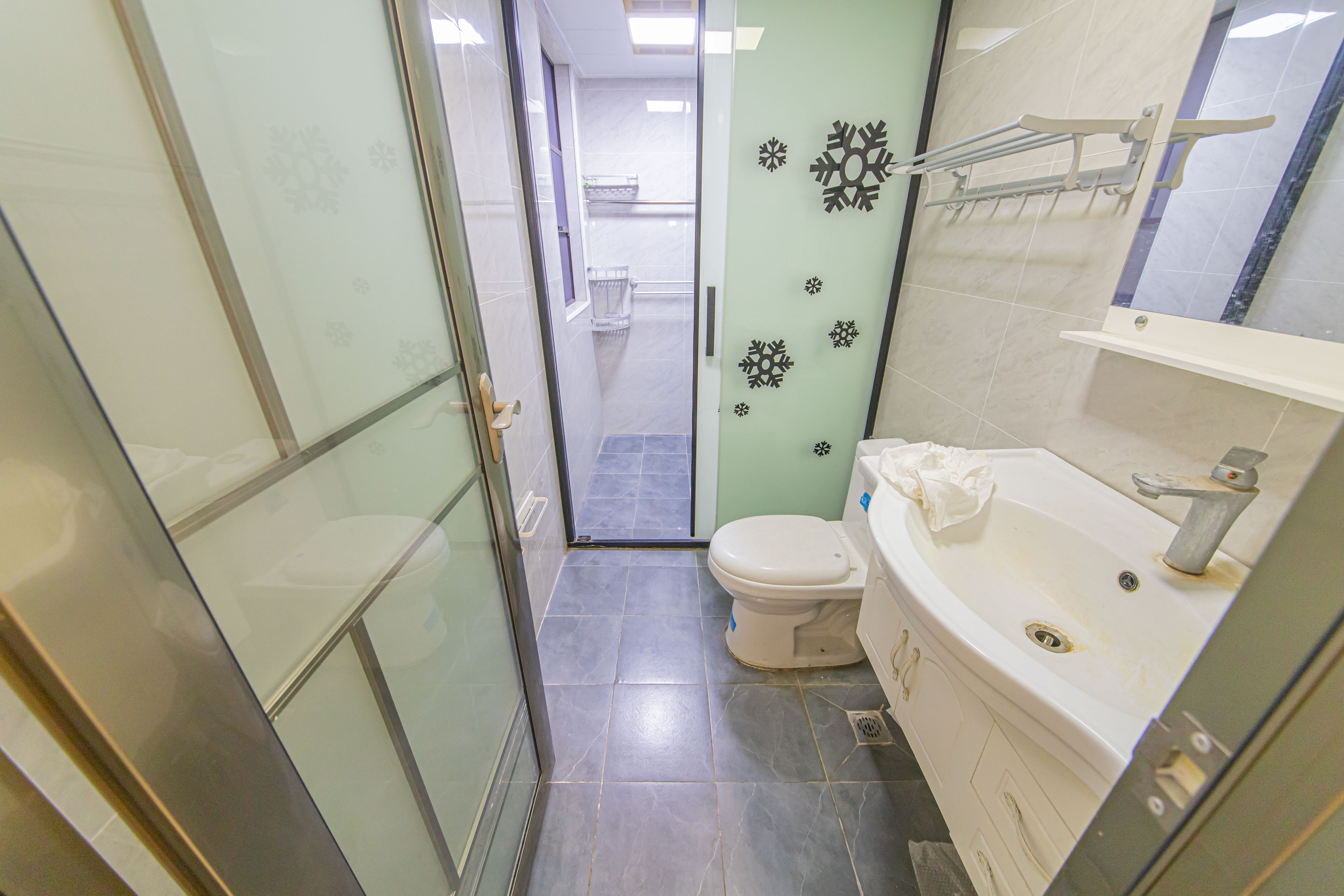 鑫远悦城(鑫远悦时代) 3室2厅1卫 85.00万 鑫远悦城(鑫远悦时代) 3室2厅1卫 85.00万卫生间