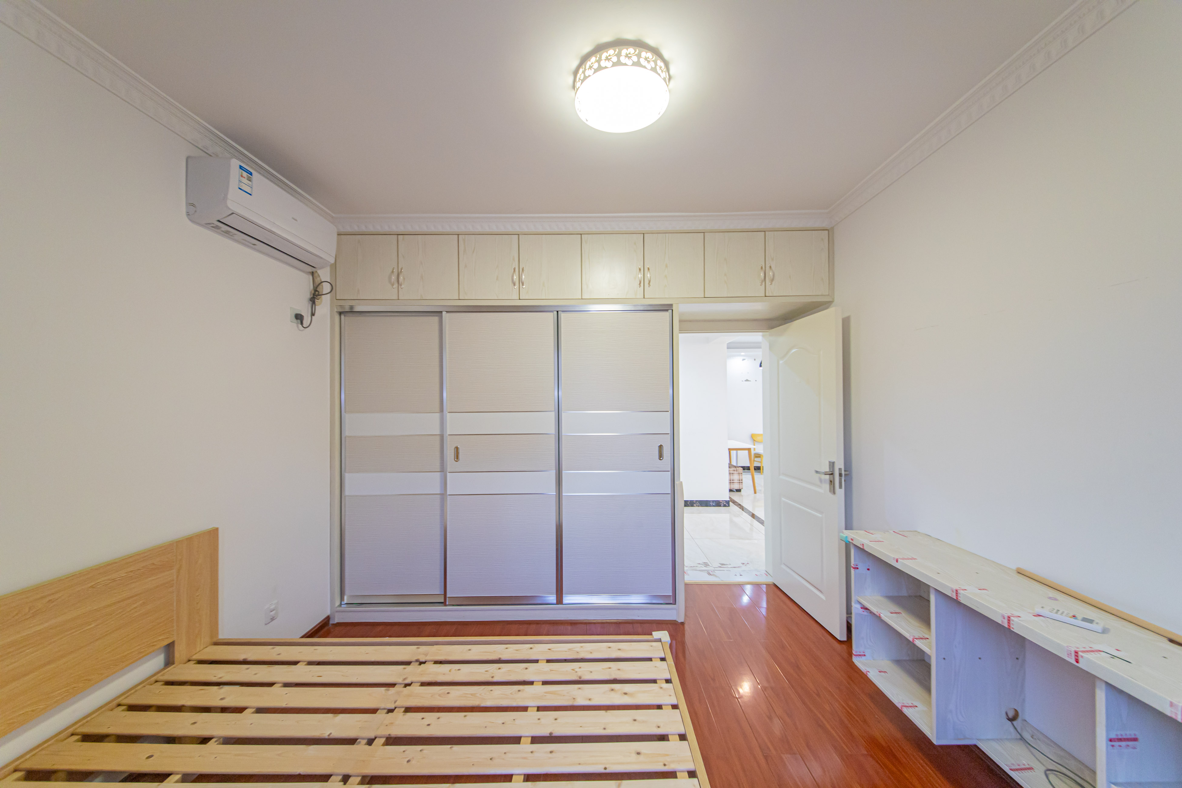 鑫远悦城(鑫远悦时代) 3室2厅1卫 85.00万 鑫远悦城(鑫远悦时代) 3室2厅1卫 85.00万卧室