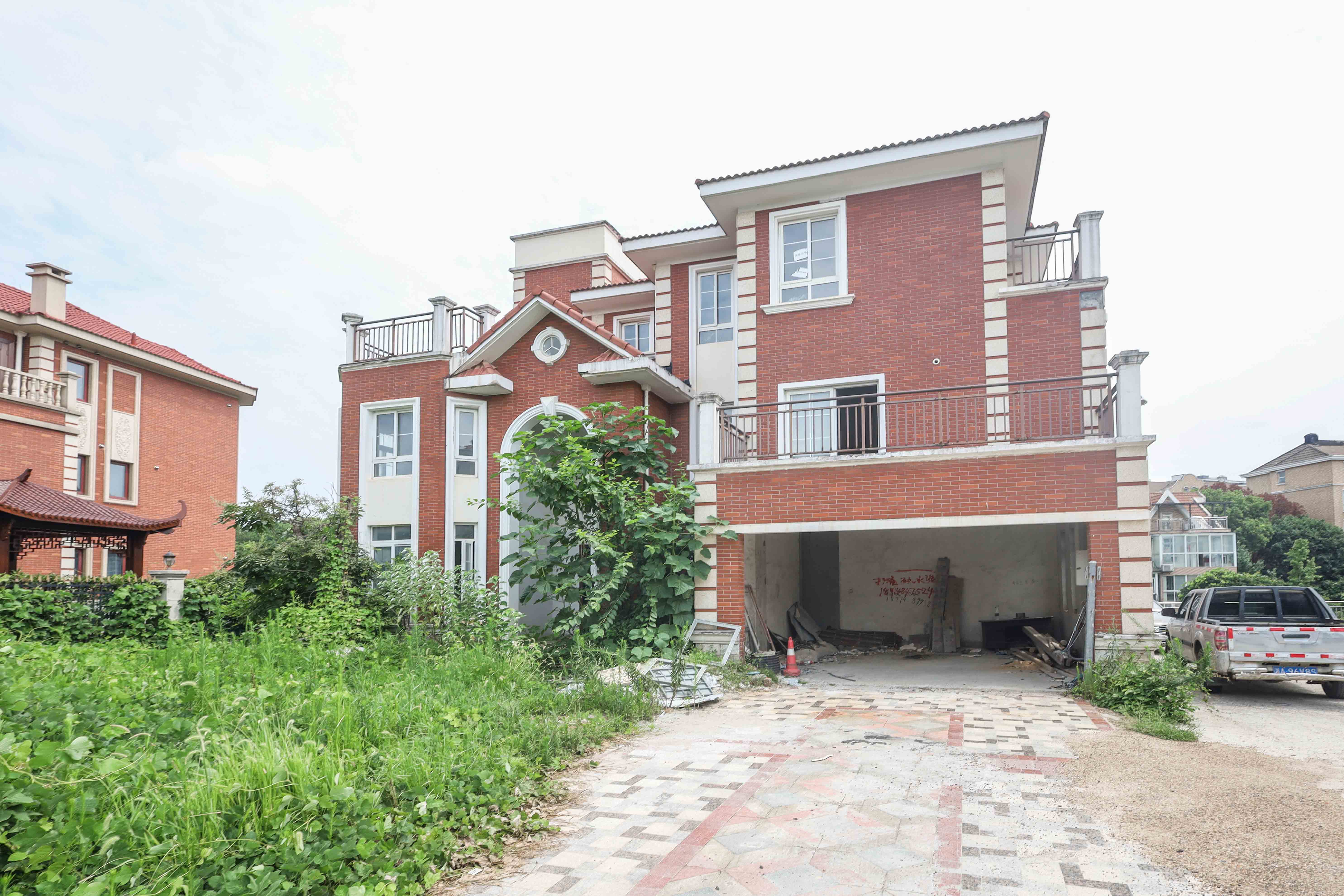 山水英伦 7室2厅4卫 1060.0万 山水英伦 7室2厅4卫 1060.0万其他