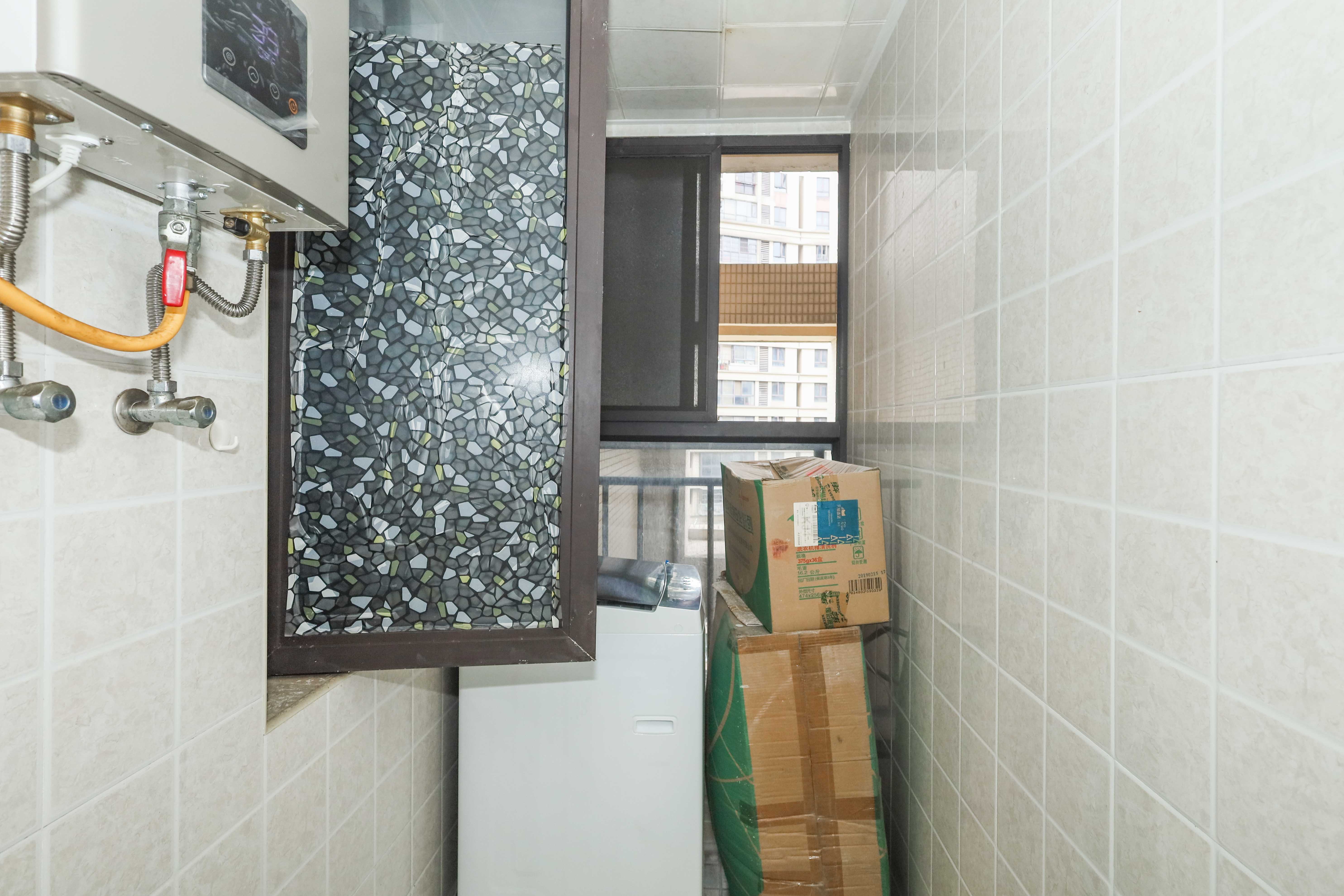 保利麓谷林语D区  2室2厅1卫   91.00万厨房