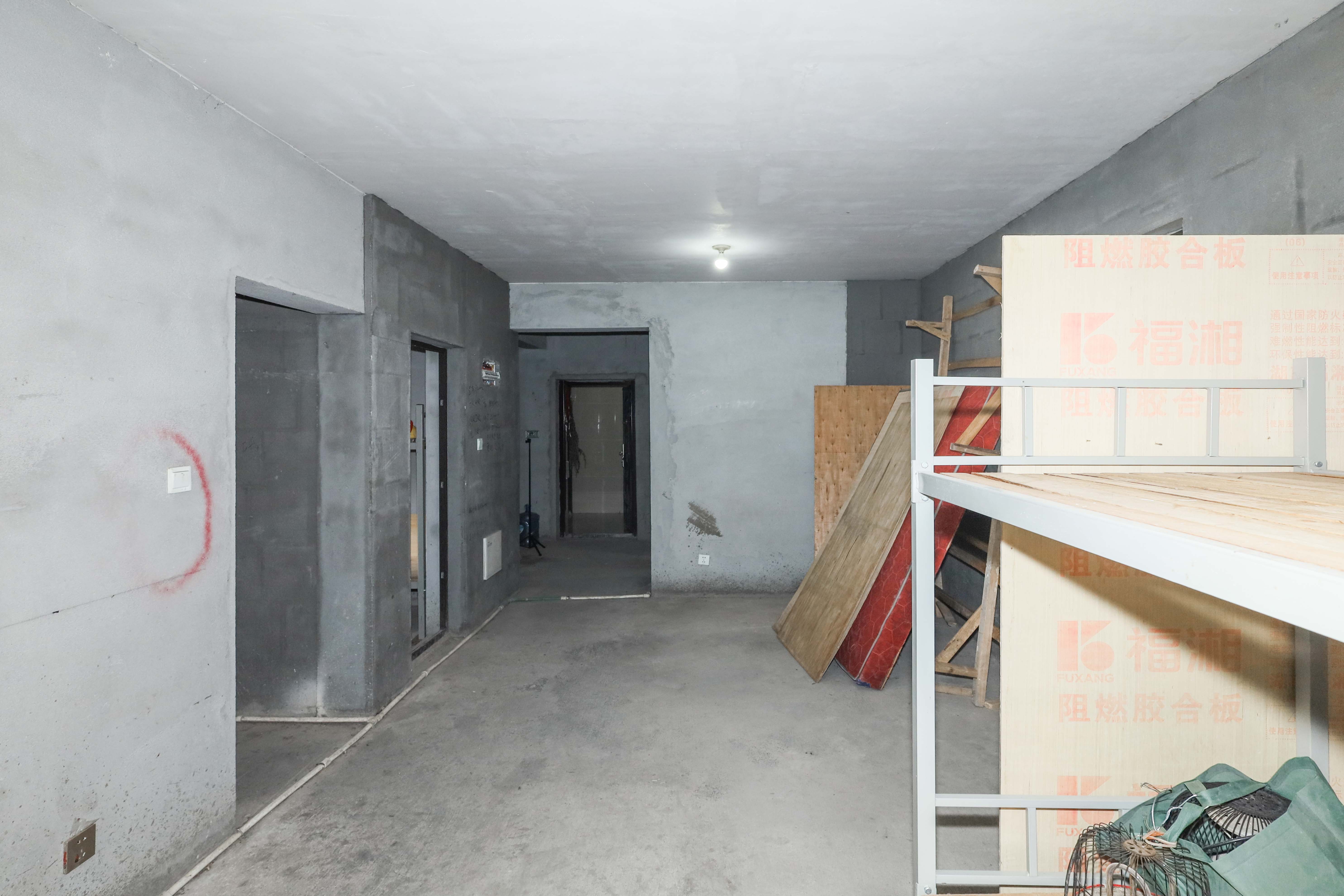 中国铁建梅溪青秀二期  3室2厅2卫   150.00万客厅