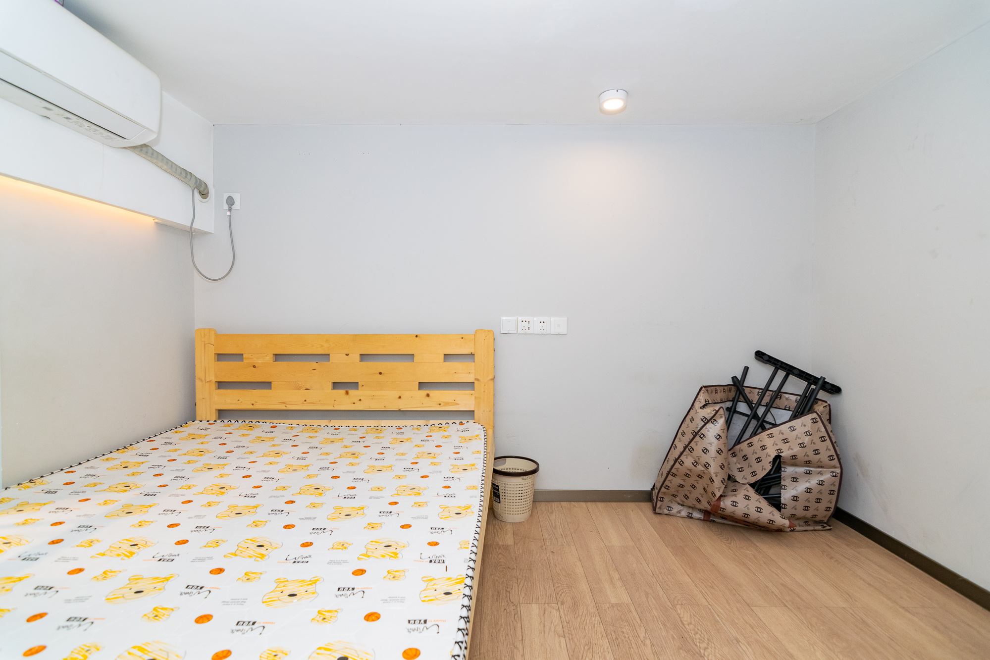 时代年华 3室2厅2卫 38.0万 时代年华 3室2厅2卫 38.0万卧室