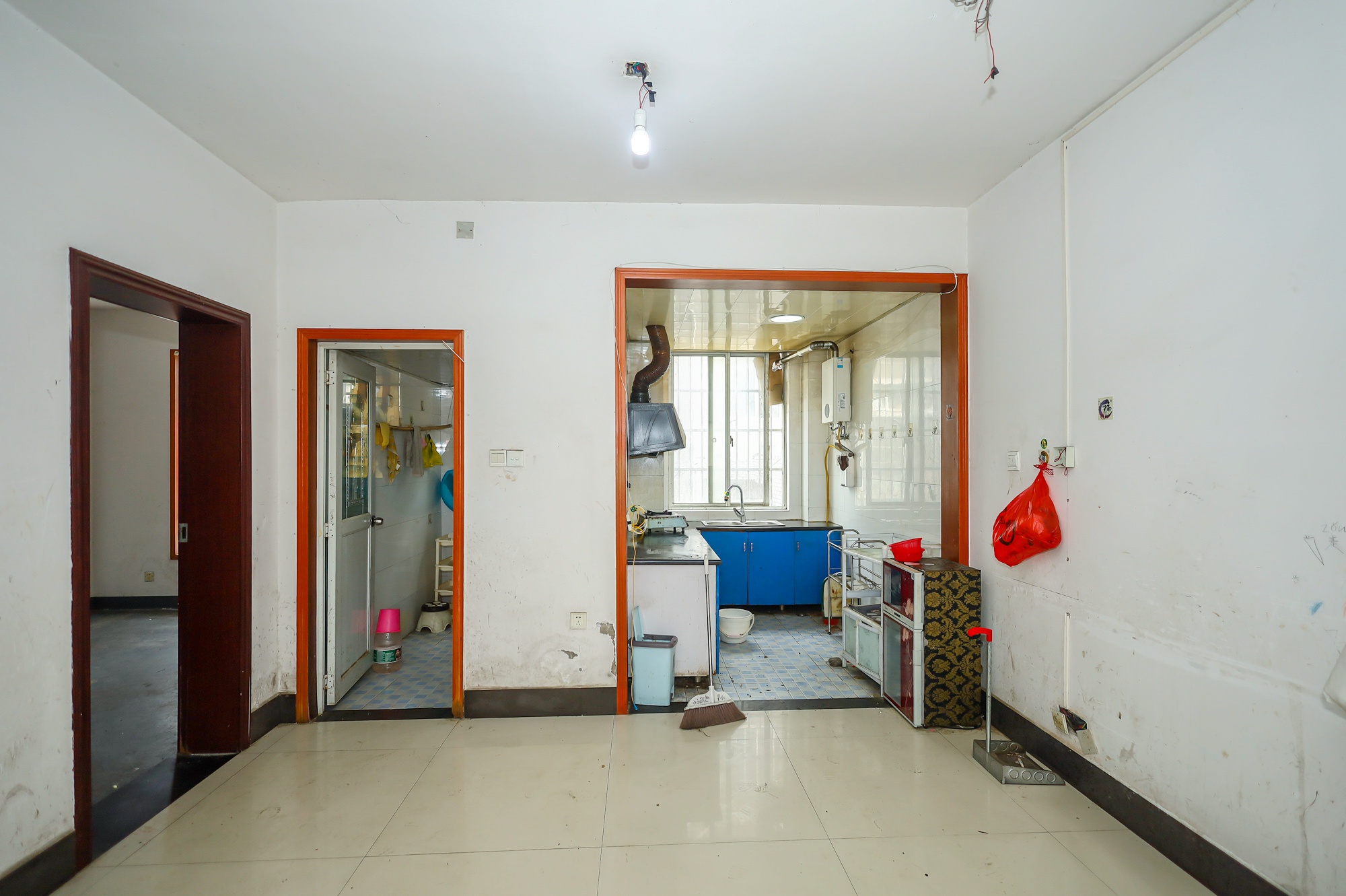 湘楚家园 2室2厅1卫 39.6万 湘楚家园 2室2厅1卫 39.6万客厅