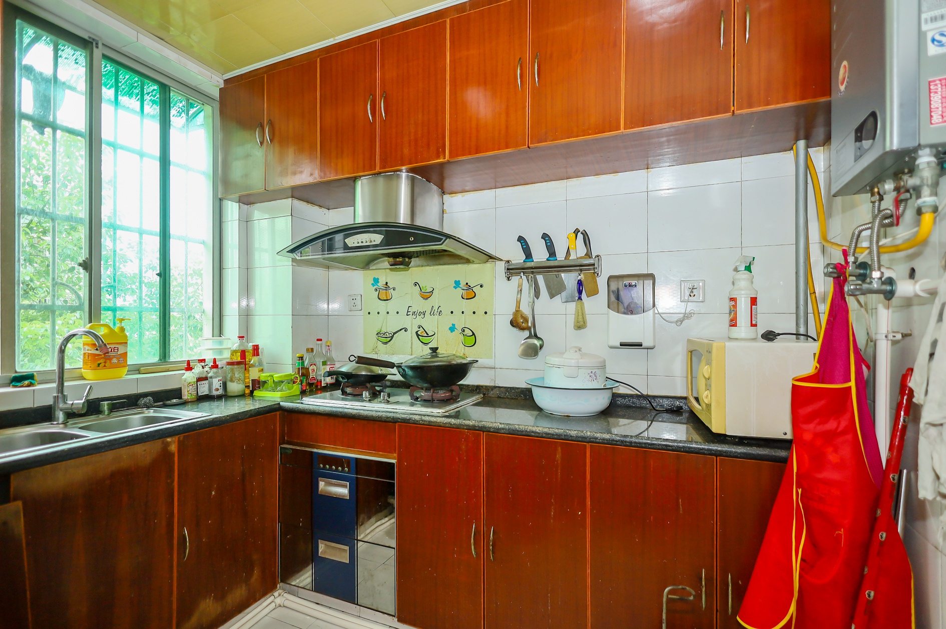 中南汽车世界  2室2厅1卫    35.0万 中南汽车世界  2室2厅1卫    35.0万厨房