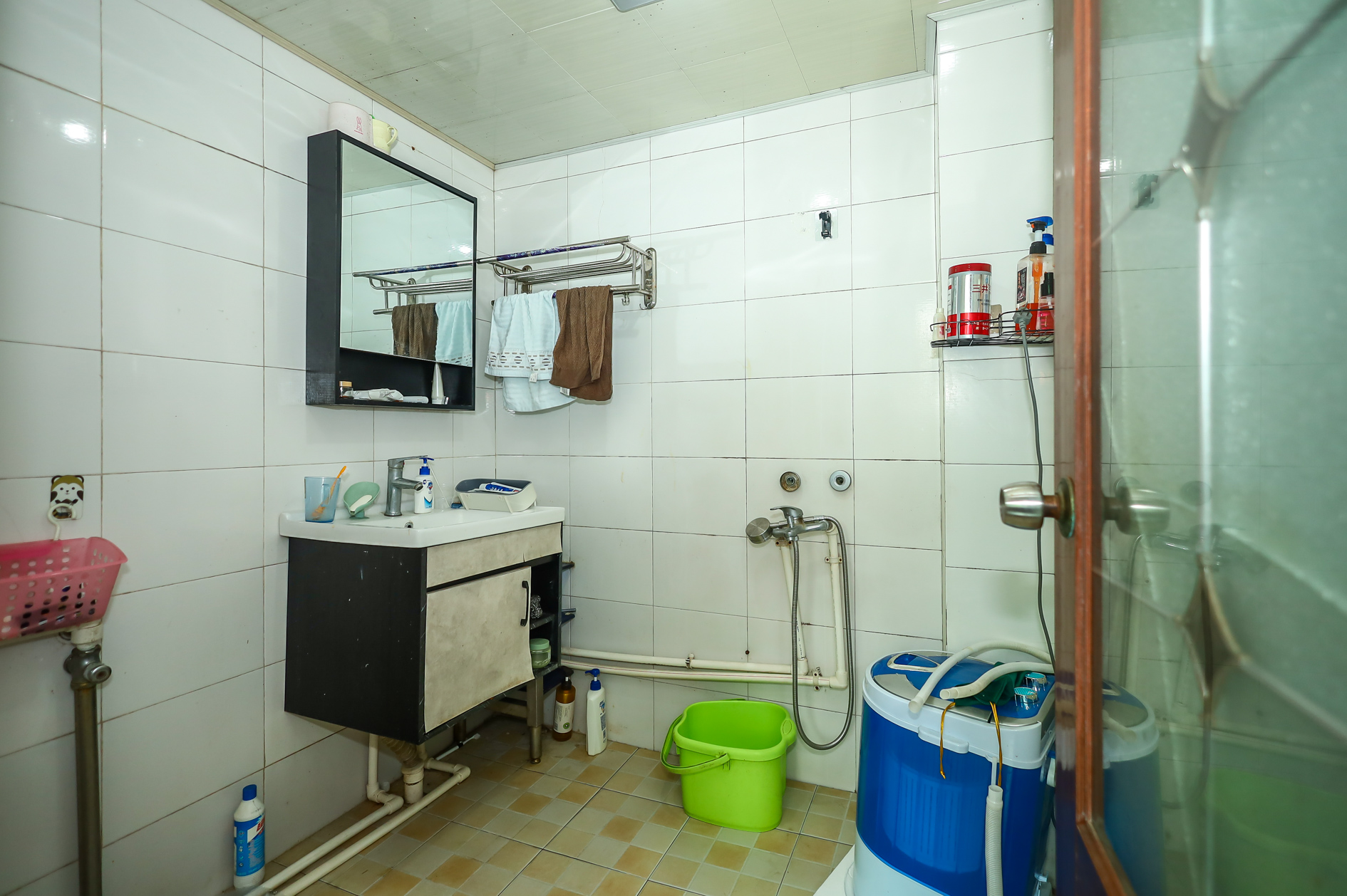 中南汽车世界  2室2厅1卫    35.0万 中南汽车世界  2室2厅1卫    35.0万卫生间