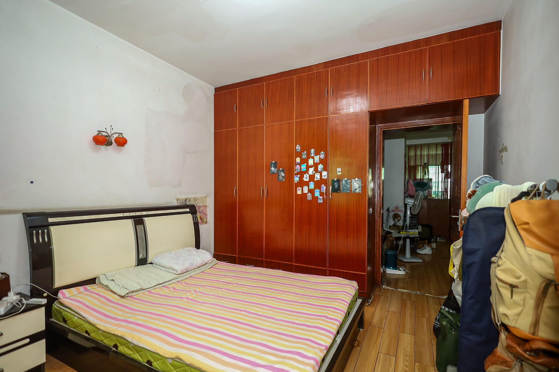 中南汽车世界  2室2厅1卫    35.0万 中南汽车世界  2室2厅1卫    35.0万卧室