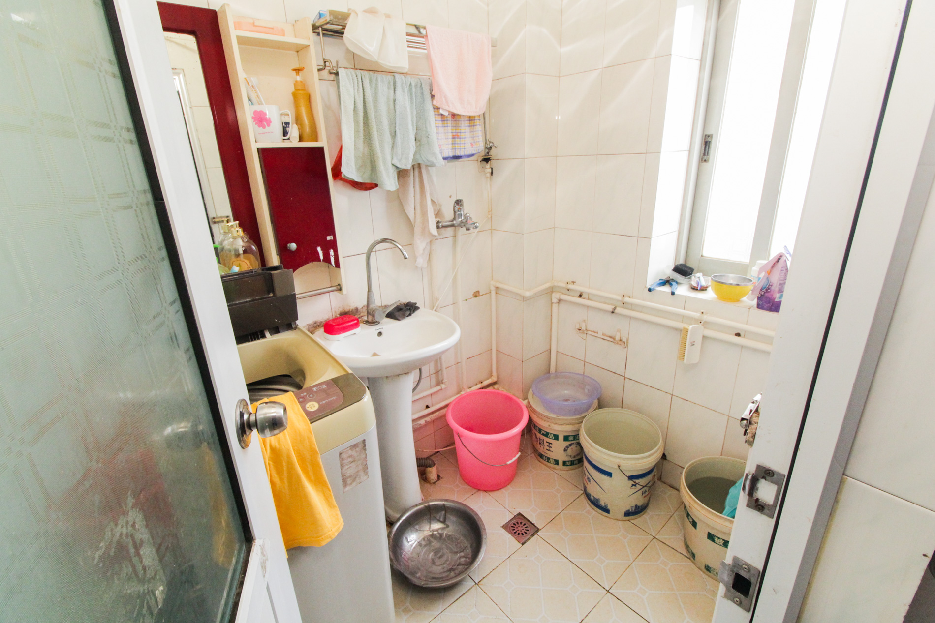 中建五局信和苑三区  2室1厅1卫    41.8万卫生间