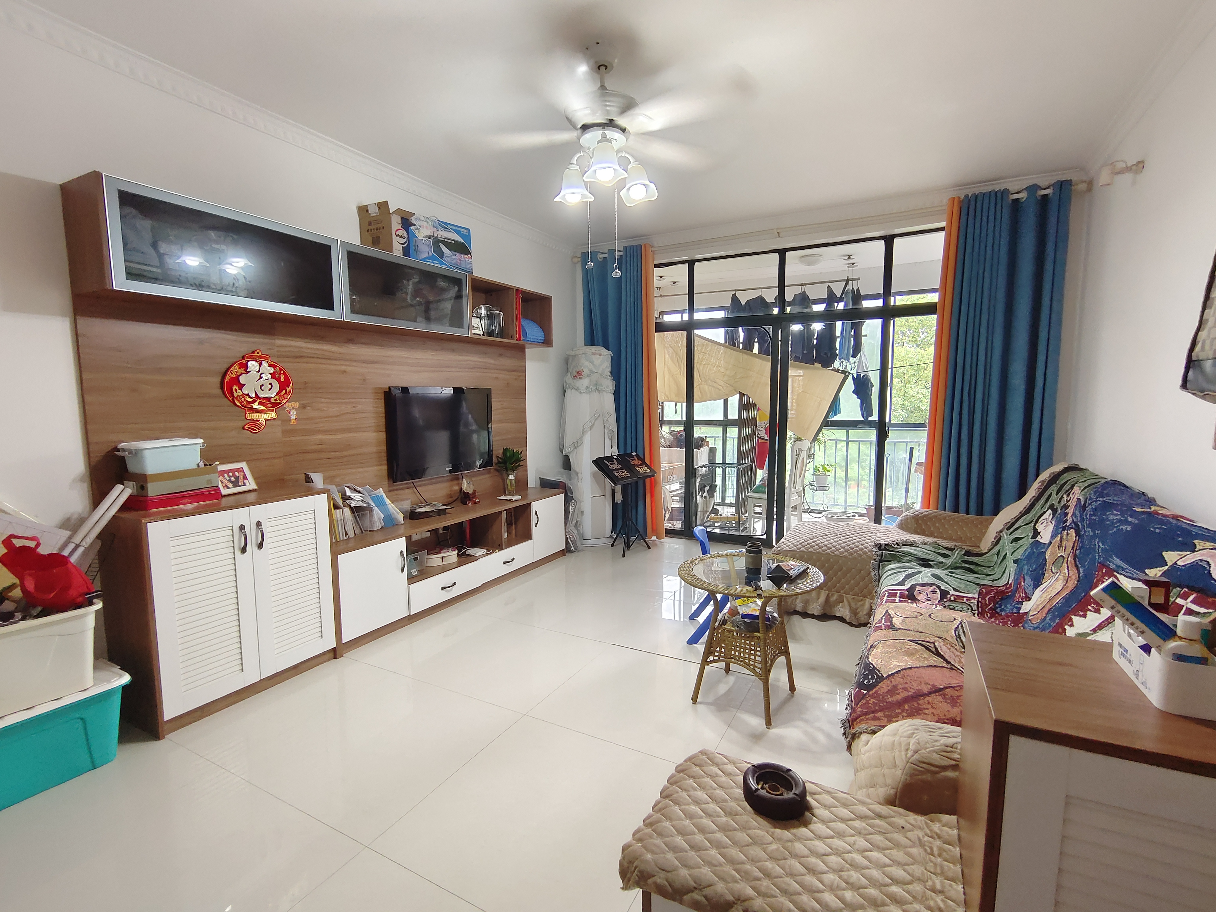 霞光山庄南苑 2室2厅1卫 50.8万 霞光山庄南苑 2室2厅1卫 50.8万客厅